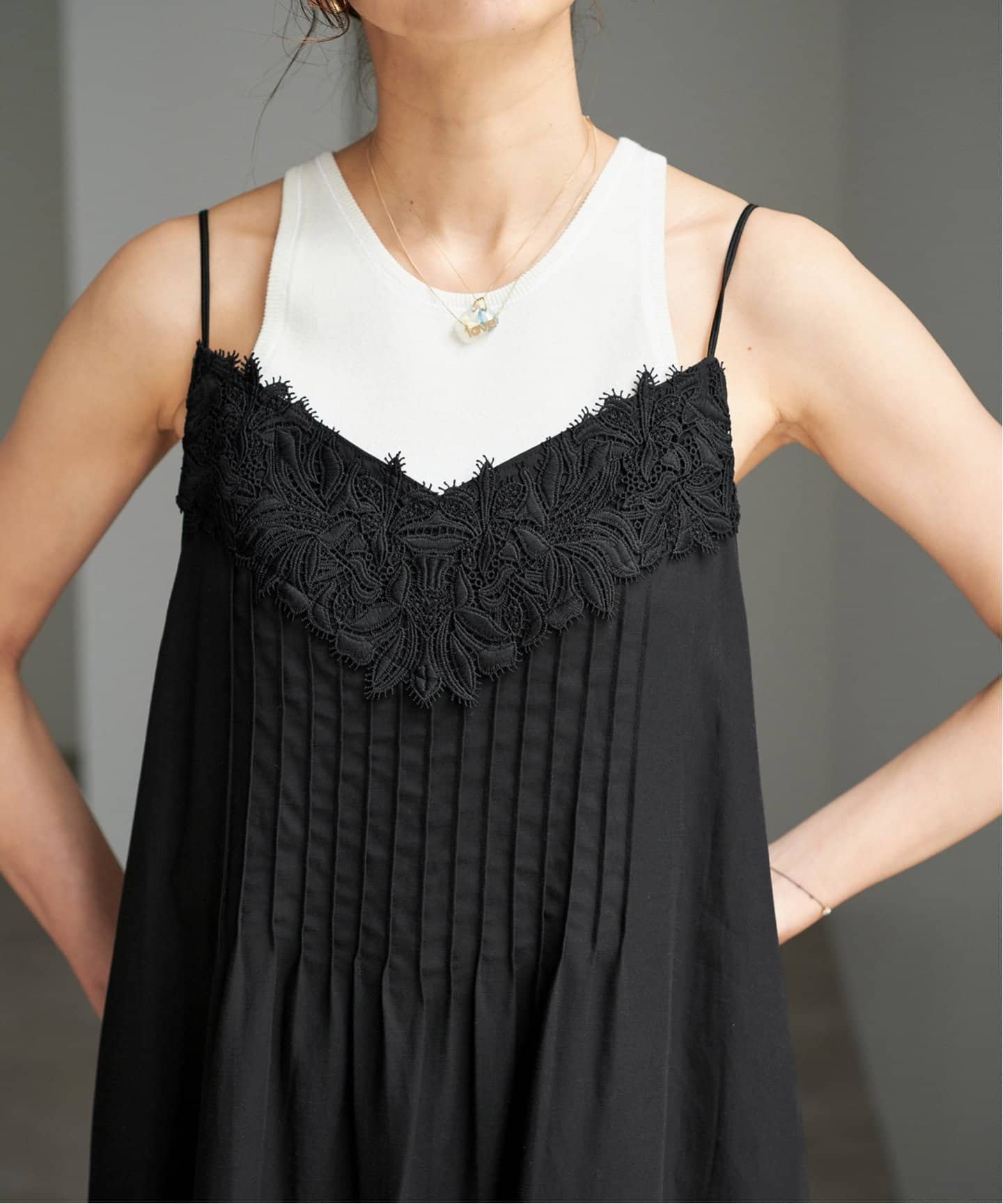 【イエナ/IENA】のレースキャミソールワンピース インテリア・キッズ・メンズ・レディースファッション・服の通販 founy(ファニー) 　ファッション　Fashion　レディースファッション　Fashion for Women　ワンピース　Dresses　2025年　2025　2025-2026秋冬・A/W　Autumn/Winter 2025–26 AW25–26　エレガント 上品　Elegant　キャミソール　Camisole, Spaghetti Strap Top　ケミカル　Chemical, Chemical Wash　バランス　Balance, Style Balance　レース　Lace, Lace Fabric　ブラック|ID: prp329100004602650 ipo3291000000033038898