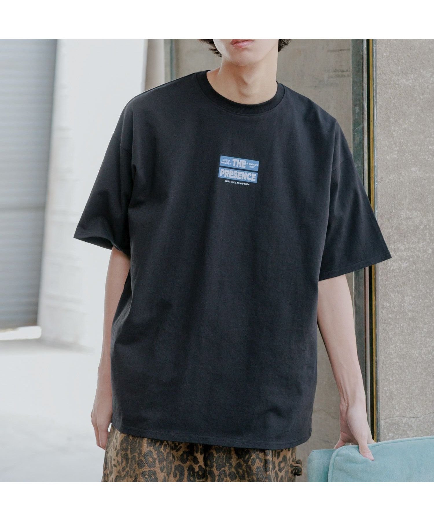 【ページボーイ/PAGEBOY】の【PBLIM】ボックスロゴTシャツ インテリア・キッズ・メンズ・レディースファッション・服の通販 founy(ファニー) 　ファッション　Fashion　レディースファッション　Fashion for Women　トップス・カットソー　Cut & Sew Tops　シャツ・ブラウス・オフィスカジュアル　Elegant Blouses & Button-Ups　ロングTシャツ・Tシャツ　Longline T-Shirts & Tees　カーゴパンツ　Cargo Pants, Utility Pants　デニム　Denim, Jeans Material　プリント　Print, Printed Pattern　ボックス　Boxy, Box Shape　ブラック09|ID: prp329100004602716 ipo3291000000032731037