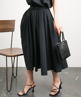 【ミッシェルクラン/MICHEL KLEIN】のドライタッチ スピンドルギャザースカート 無地(セットアップ対応) 人気、トレンドファッション・服の通販 founy(ファニー) ファッション Fashion レディースファッション Fashion for Women セットアップ Matching Sets スカート・ミニ/ミディ/マキシ Skirts / Mini, Midi & Maxi Skirts おすすめ Recommended / Our Picks ギャザー Gathered, Ruffled スピンドル Spindle, Drawcord セットアップ Set-Up, Coordinated Outfit リラックス Relax, Relaxed Fit ヴィンテージ Vintage Style 夏 Summer 無地 Plain, Solid Color 軽量 Lightweight, Ultra Light |ID:prp329100004603069