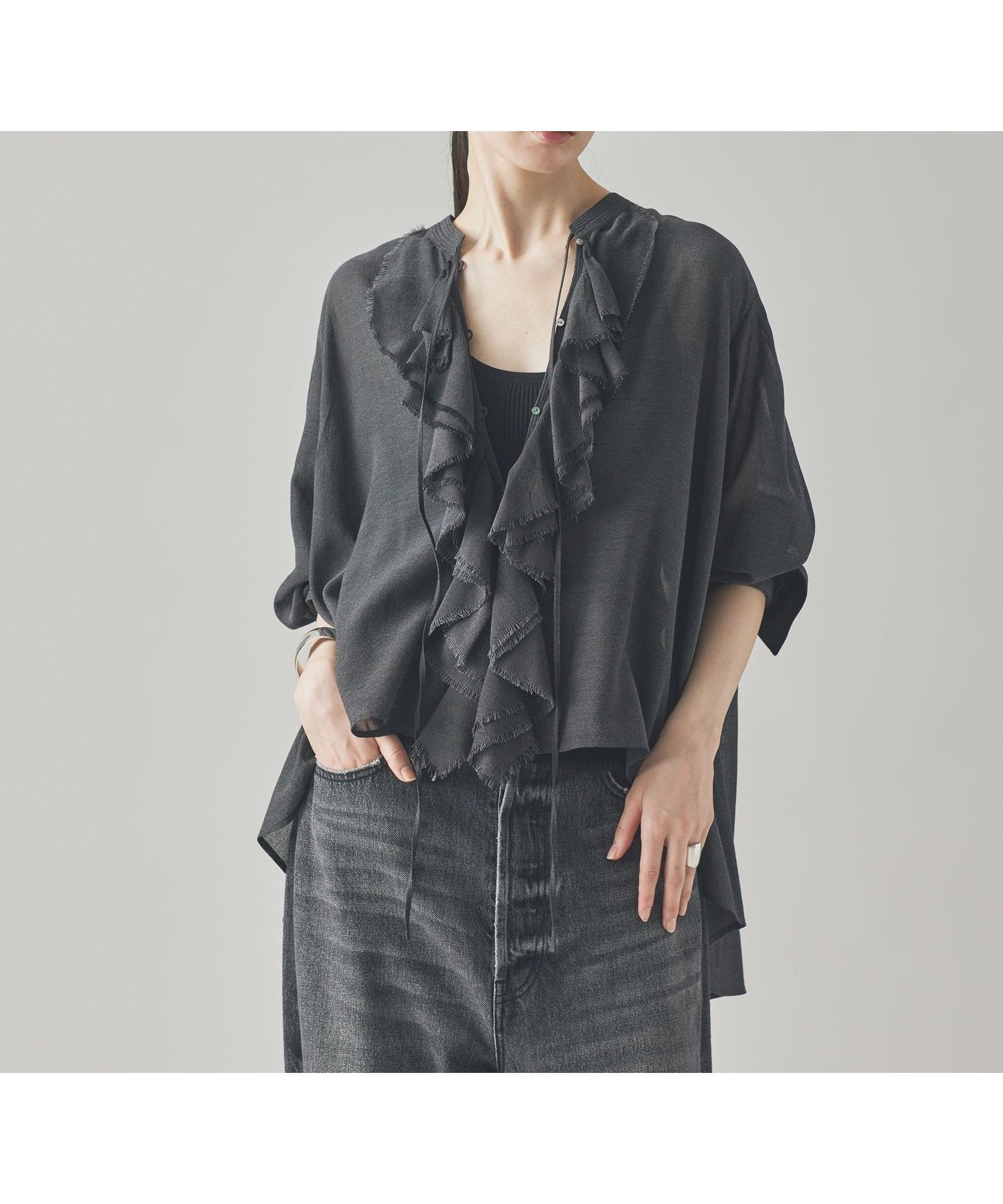 【カレンソロジー/Curensology】のウールミックスボイルフリルブラウス インテリア・キッズ・メンズ・レディースファッション・服の通販 founy(ファニー) 　ファッション　Fashion　レディースファッション　Fashion for Women　トップス・カットソー　Cut & Sew Tops　シャツ・ブラウス・オフィスカジュアル　Elegant Blouses & Button-Ups　インナー　Innerwear　エレガント 上品　Elegant　カーディガン　Cardigan, Knitwear　バランス　Balance, Style Balance　フリル　Frill, Ruffle　おすすめ　Recommended / Our Picks　グレー15|ID: prp329100004603151 ipo3291000000033200661