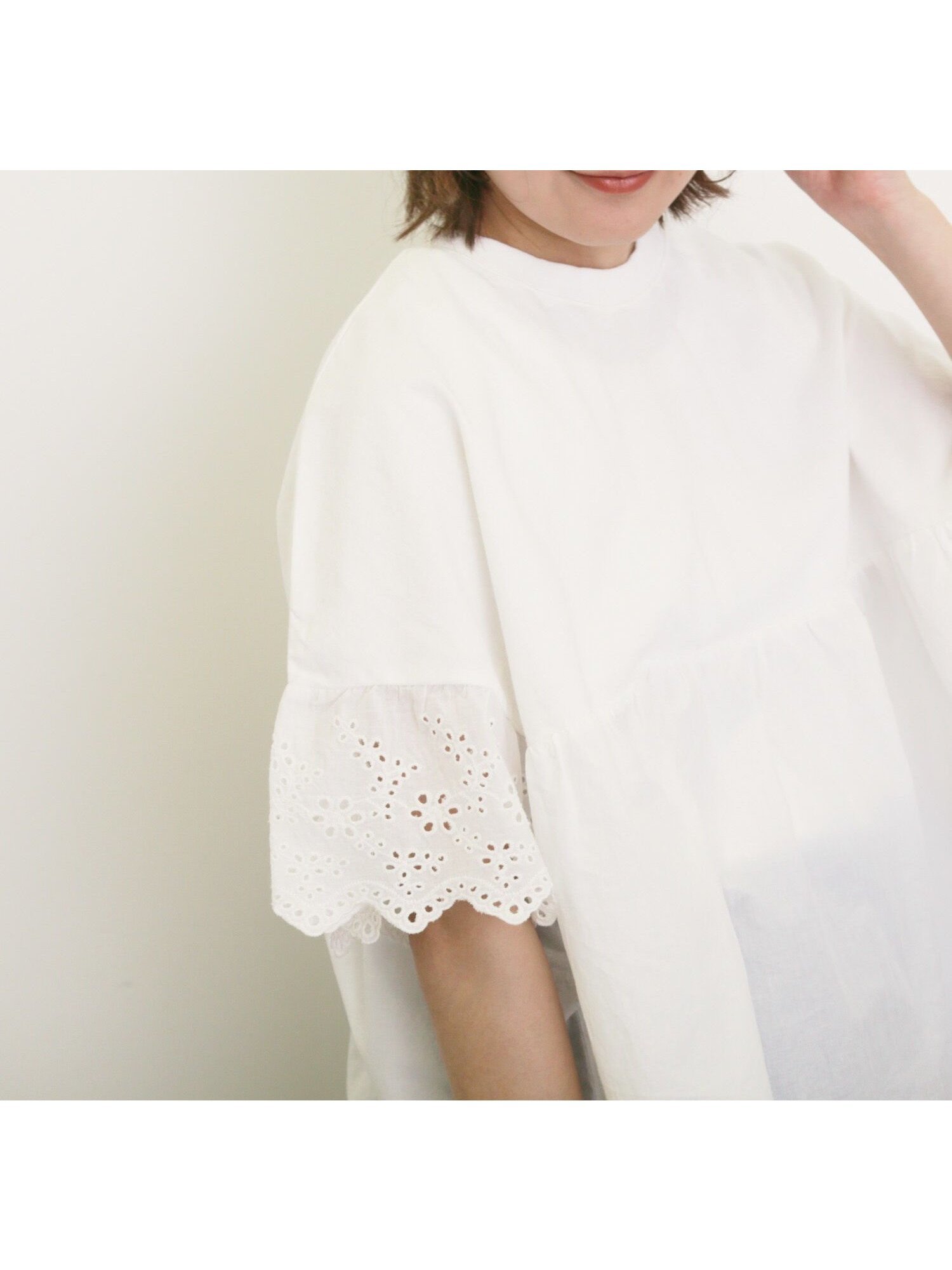 【サマンサモスモス/Samansa Mos2】の袖レースギャザーカットソー 人気、トレンドファッション・服の通販 founy(ファニー) 　ファッション　Fashion　レディースファッション　Fashion for Women　トップス・カットソー　Cut & Sew Tops　カットソー・ベーシックTシャツ　Cut-and-Sewn Tops / Stretch Tees & Basics　カットソー　Cut and Sewn Top　ガーリー　Girly, Feminine Style　ギャザー　Gathered, Ruffled　リラックス　Relax, Relaxed Fit　レース　Lace, Lace Fabric　切替　Switching, Contrast Panel　 other-1|ID: prp329100004603235 ipo3291000000032739379