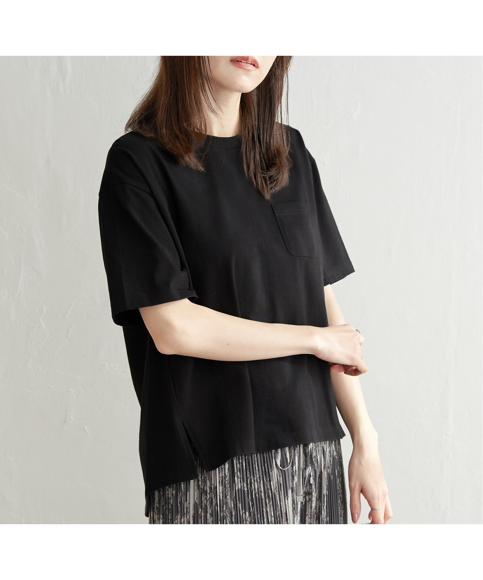 【イッカ/ikka】のコットンUSA半袖ポケットTシャツ インテリア・キッズ・メンズ・レディースファッション・服の通販 founy(ファニー) 　ファッション　Fashion　レディースファッション　Fashion for Women　トップス・カットソー　Cut & Sew Tops　シャツ・ブラウス・オフィスカジュアル　Elegant Blouses & Button-Ups　ロングTシャツ・Tシャツ　Longline T-Shirts & Tees　おすすめ　Recommended / Our Picks　カットソー　Cut and Sewn Top　シンプル　Simple, Minimal　スリット　Slit, Slit Detail　ポケット　Pocket, Pocket Detail　リラックス　Relax, Relaxed Fit　半袖　Short Sleeve, Half Sleeve　定番　Standard, Basic Item　ブラック|ID: prp329100004603241 ipo3291000000032739554