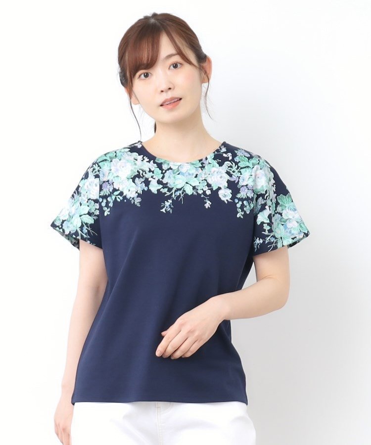 【ローラアシュレイ/LAURA ASHLEY】の【接触冷感/コットン100%】ローズモア柄 ラインTシャツ インテリア・キッズ・メンズ・レディースファッション・服の通販 founy(ファニー) 　ファッション　Fashion　レディースファッション　Fashion for Women　トップス・カットソー　Cut & Sew Tops　シャツ・ブラウス・オフィスカジュアル　Elegant Blouses & Button-Ups　ロングTシャツ・Tシャツ　Longline T-Shirts & Tees　おすすめ　Recommended / Our Picks　プリント　Print, Printed Pattern　人気　Popular, Best Seller　ネイビー|ID: prp329100004603272 ipo3291000000032740744