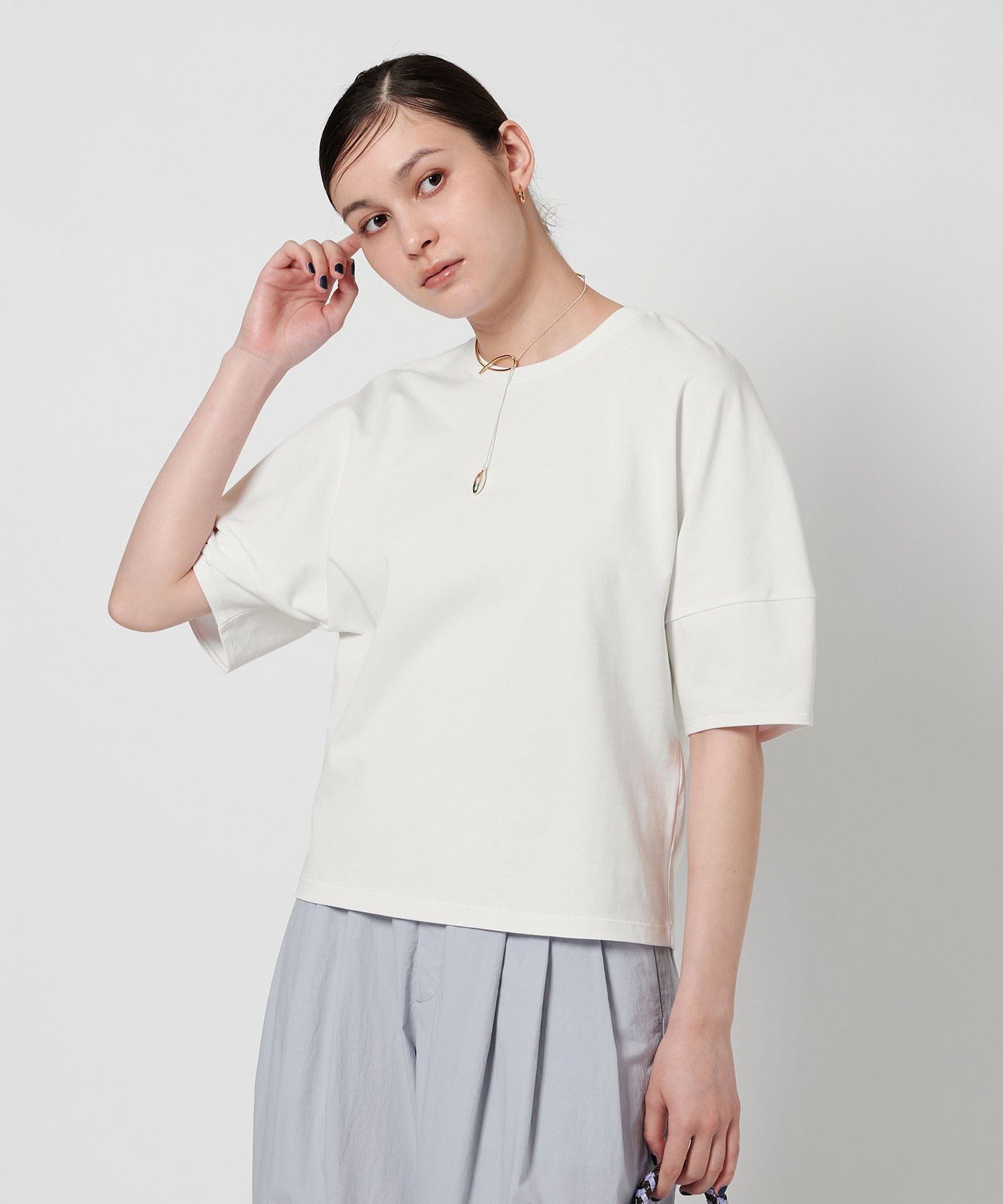 【ビューティ&ユース ユナイテッドアローズ/BEAUTY&YOUTH / UNITED ARROWS】のコットン カーブスリーブ 5分袖カットソー 2 インテリア・キッズ・メンズ・レディースファッション・服の通販 founy(ファニー) 　ファッション　Fashion　レディースファッション　Fashion for Women　トップス・カットソー　Cut & Sew Tops　カットソー・ベーシックTシャツ　Cut-and-Sewn Tops / Stretch Tees & Basics　インナー　Innerwear　カットソー　Cut and Sewn Top　シンプル　Simple, Minimal　スリーブ　Sleeve, Long Sleeve / Short Sleeve　バランス　Balance, Style Balance　ボトム　Bottoms, Lower Wear　おすすめ　Recommended / Our Picks　OFF WHITE|ID: prp329100004603288 ipo3291000000032741221
