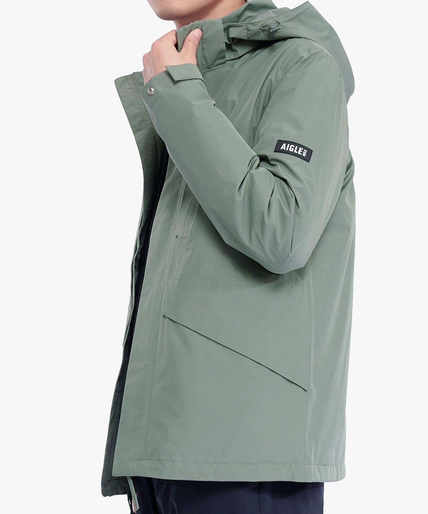 【エーグル/AIGLE / MEN】の防水 防風 透湿 GORE-TEX ゴアテックス ジップアップフーデッドジャケット /マウンテンパーカー フード取り外し可 インテリア・キッズ・メンズ・レディースファッション・服の通販 founy(ファニー) 　ファッション　Fashion　メンズファッション　Fashion for Men　アウトドア　Outdoor Clothing　シンプル　Simple, Minimal　パッチ　Patch, Appliqué　パーカー　Hoodie, Parka　フラップ　Flap, Flap Pocket　フロント　Front, Front Design　ポケット　Pocket, Pocket Detail　ミドル　Middle Length, Mid Height　おすすめ　Recommended / Our Picks　グリーン|ID: prp329100004603399 ipo3291000000032743805