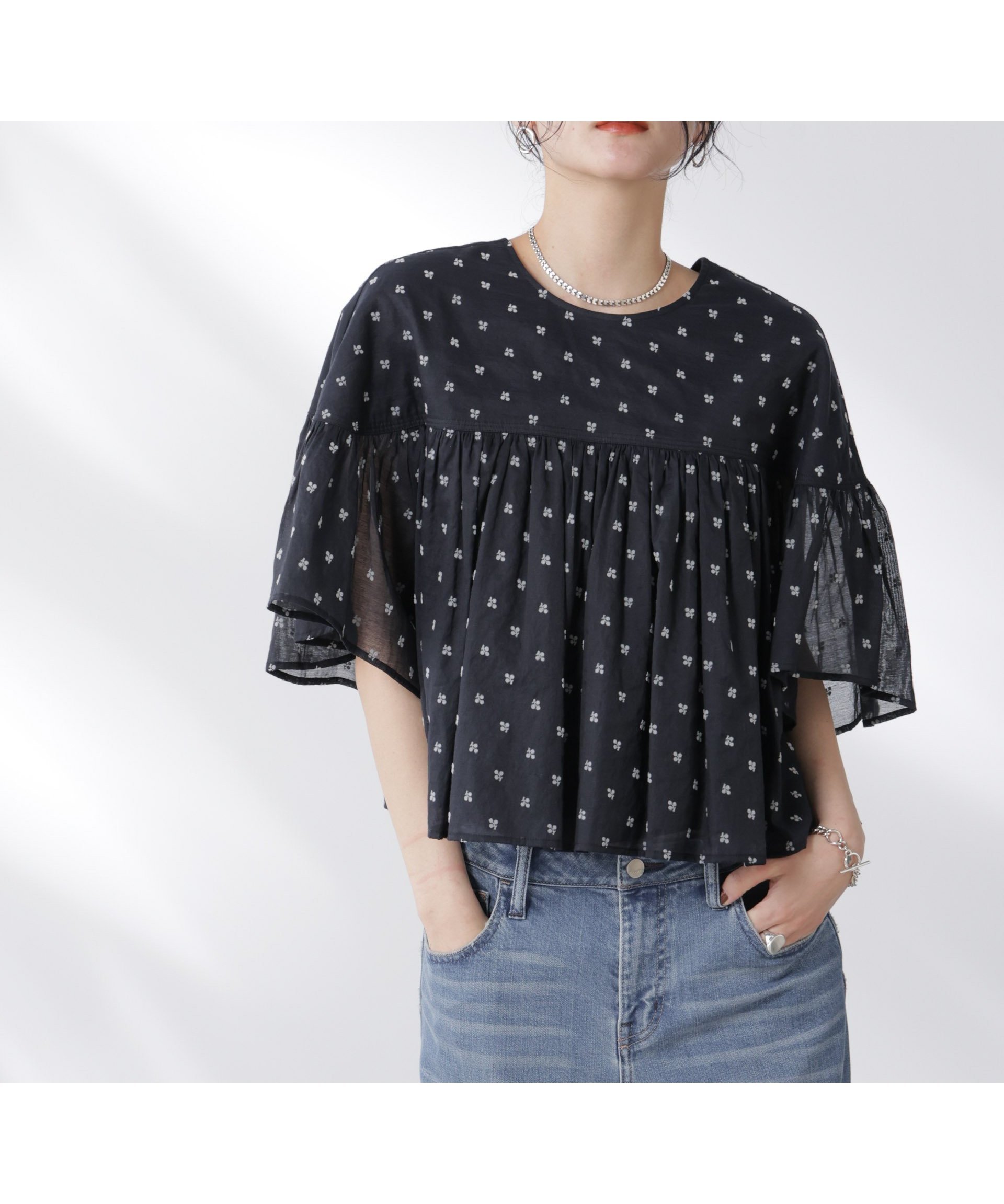 【ナノ ユニバース/nano universe】のmade in india コットンフロッキーフラワーブラウス インテリア・キッズ・メンズ・レディースファッション・服の通販 founy(ファニー) 　ファッション　Fashion　レディースファッション　Fashion for Women　トップス・カットソー　Cut & Sew Tops　シャツ・ブラウス・オフィスカジュアル　Elegant Blouses & Button-Ups　エアリー　Airy Texture　ギャザー　Gathered, Ruffled　シアー　Sheer, See-Through　シンプル　Simple, Minimal　プリント　Print, Printed Pattern　ブラック|ID: prp329100004603411 ipo3291000000032744106