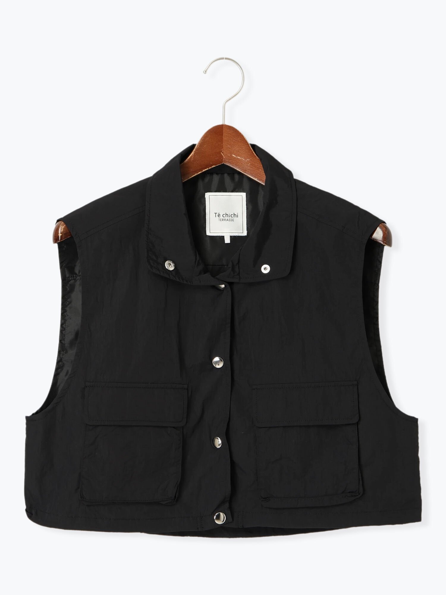 【テチチ/Te chichi】のナイロンショートベスト インテリア・キッズ・メンズ・レディースファッション・服の通販 founy(ファニー) 　ファッション　Fashion　レディースファッション　Fashion for Women　アウター　Coat / Outerwear Collection　トップス・カットソー　Cut & Sew Tops　ベスト&ジレ / 重ね着スタイル　Vests & Gilets　おすすめ　Recommended / Our Picks　ショート　Short, Short Length　ドローコード　Drawcord, Drawstring Cord　フラップ　Flap, Flap Pocket　ベスト　Vest, Waistcoat　ポケット　Pocket, Pocket Detail　軽量　Lightweight, Ultra Light　ブラック|ID: prp329100004603436 ipo3291000000032744582