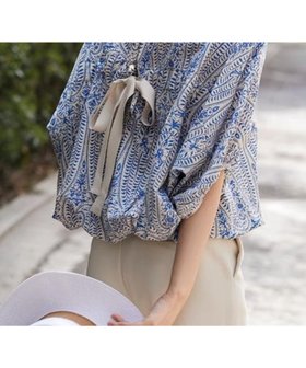 【スピーガ/SPIGA】のペイズリープリントバックリボンプルオーバーブラウス 人気、トレンドファッション・服の通販 founy(ファニー) ファッション Fashion レディースファッション Fashion for Women トップス・カットソー Cut & Sew Tops シャツ・ブラウス・オフィスカジュアル Elegant Blouses & Button-Ups カジュアルプルオーバー・ニットトップス Pullovers & Knit Tops / Casual Pullovers イヤーカフ Ear Cuffs サンダル Sandals, Summer Shoes シルバー Silver, Metallic Silver スリット Slit, Slit Detail バングル Bangle, Bracelet ボトム Bottoms, Lower Wear マキシ Maxi, Full Length ラタン Rattan, Woven Rattan リゾート Resort, Vacation Style リネン Linen, Linen Fabric リボン Ribbon, Bow リラックス Relax, Relaxed Fit ワイド Wide, Wide Fit 夏 Summer |ID:prp329100004603476