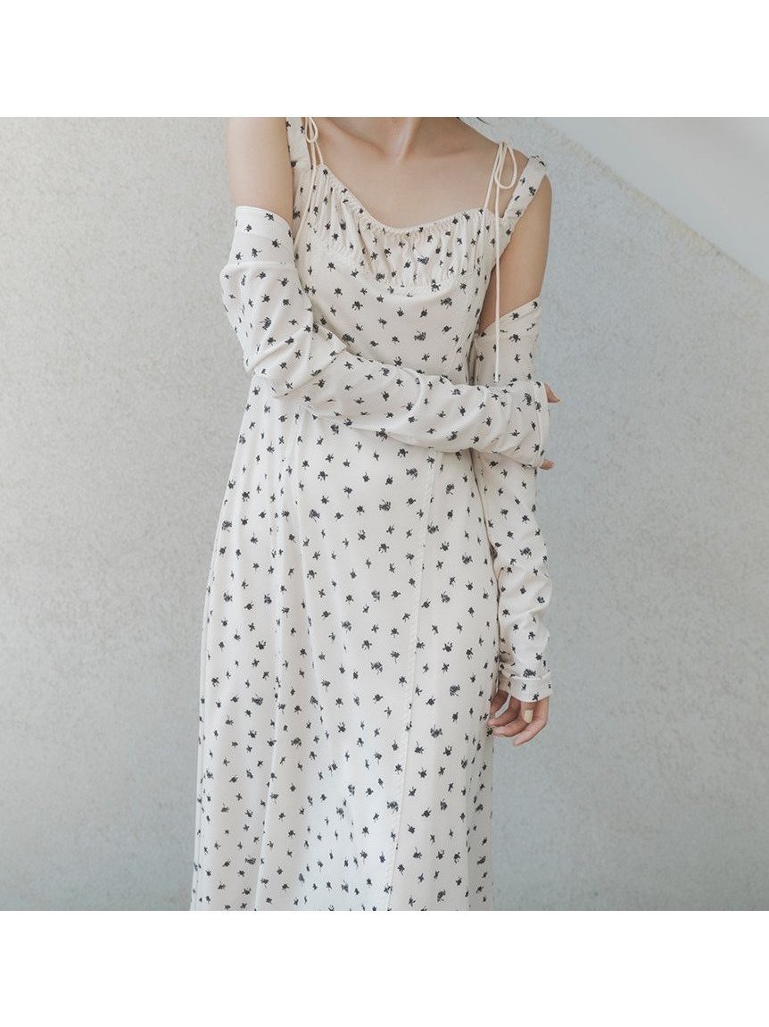 【フレイ アイディー/FRAY I.D】のフラワープリントボレロコンビキャミワンピース 人気、トレンドファッション・服の通販 founy(ファニー) 　ファッション　Fashion　レディースファッション　Fashion for Women　アウター　Coat / Outerwear Collection　ボレロ・ショート丈ジャケット / ドレス羽織りに　Boleros & Short Jackets　ワンピース　Dresses　キャミソールワンピース　Camisole Dresses　ヴィンテージ　Vintage Style　春　Spring　カットソー　Cut and Sewn Top　ギャザー　Gathered, Ruffled　コルセット　Corset, Bustier　コンパクト　Compact, Small Size　ダブル　Double, Double-Breasted　バランス　Balance, Style Balance　フラワー　Flower, Floral　プリント　Print, Printed Pattern　ボレロ　Bolero, Short Cardigan　ラップ　Wrap, Wrap Design　リボン　Ribbon, Bow　レース　Lace, Lace Fabric　夏　Summer　 other-1|ID: prp329100004603640 ipo3291000000032748193