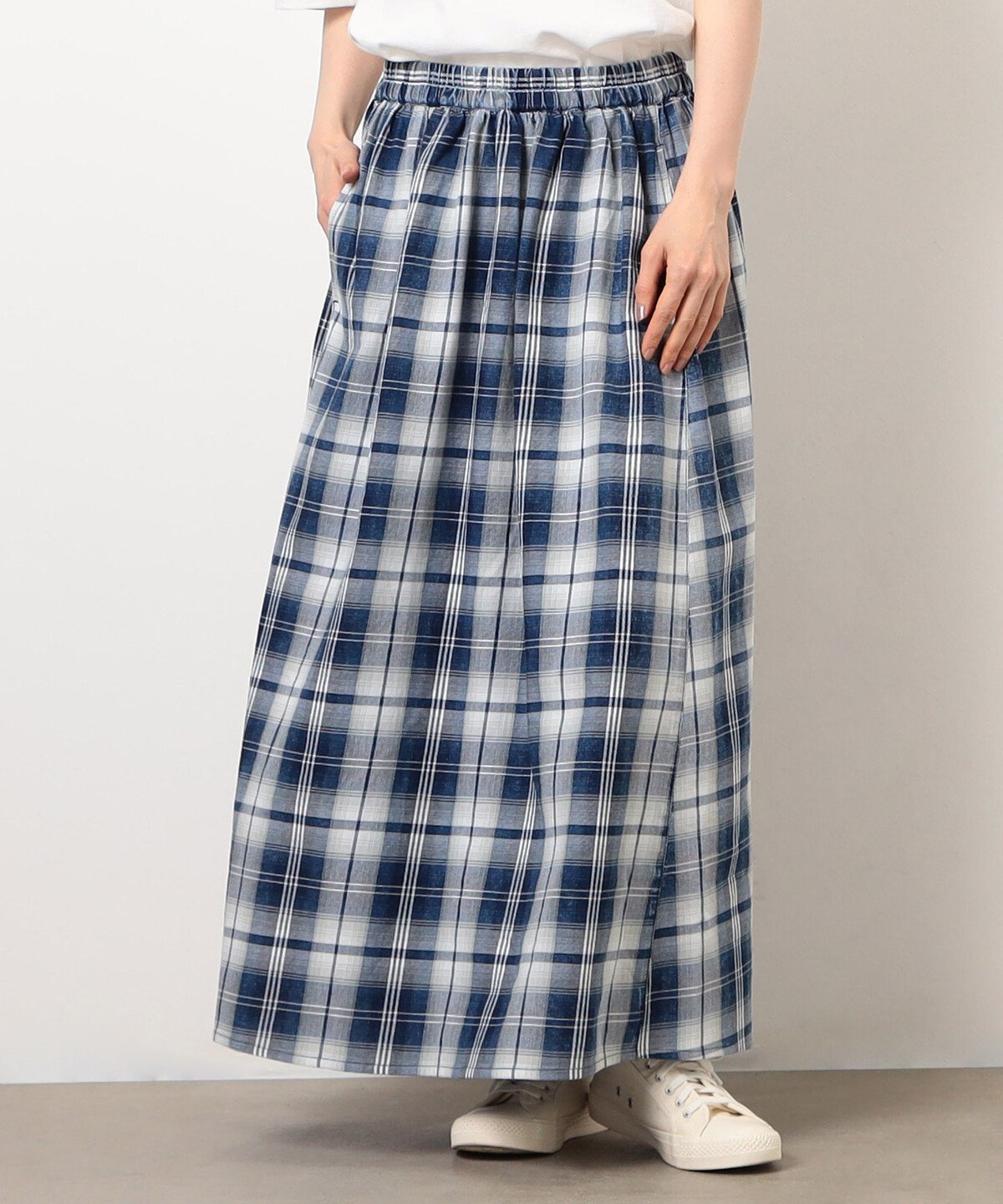 【コムサイズム/COMME CA ISM】のインディゴチェックスカート / セットアップ対応 インテリア・キッズ・メンズ・レディースファッション・服の通販 founy(ファニー) 　ファッション　Fashion　レディースファッション　Fashion for Women　セットアップ　Matching Sets　スカート・ミニ/ミディ/マキシ　Skirts / Mini, Midi & Maxi Skirts　インディゴ　Indigo Denim　ギャザー　Gathered, Ruffled　コンビ　Combo, Combination Style　スピンドル　Spindle, Drawcord　セットアップ　Set-Up, Coordinated Outfit　チェック　Check, Plaid, Tartan　デニム　Denim, Jeans Material　ビンテージ　Vintage, Retro Style　ブリーチ　Bleach, Washed Finish　ポケット　Pocket, Pocket Detail　楽ちん　Easy Fit, Comfortable　おすすめ　Recommended / Our Picks　エレガント 上品　Elegant　サックス|ID: prp329100004603656 ipo3291000000032748535