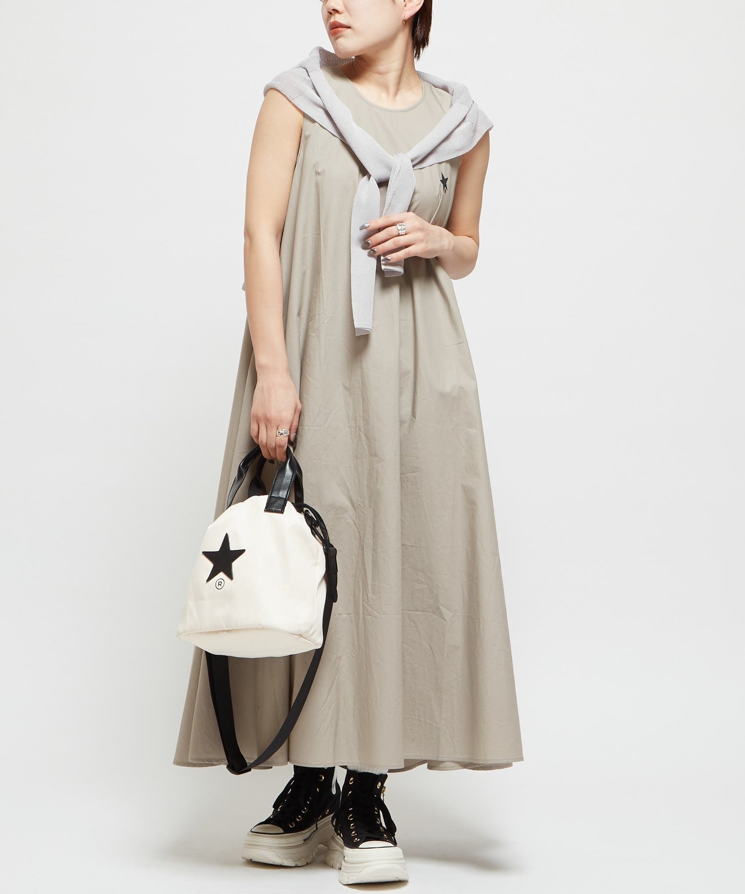 【コンバーストウキョウ/CONVERSE TOKYO】のSLEEVELESS GATHERED VOLUME DRESS インテリア・キッズ・メンズ・レディースファッション・服の通販 founy(ファニー) 　ファッション　Fashion　レディースファッション　Fashion for Women　トップス・カットソー　Cut & Sew Tops　ワンピース　Dresses　フォーマル・パーティードレス・結婚式用ドレス　Elegant & Casual Dresses　おすすめ　Recommended / Our Picks　タイプライター　Typewriter Fabric, Crisp Cotton　デニム　Denim, Jeans Material　ノースリーブ　Sleeveless, No-Sleeve　ポケット　Pocket, Pocket Detail　レース　Lace, Lace Fabric　夏　Summer　ベージュ|ID: prp329100004603753 ipo3291000000032751005