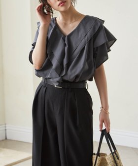 【ラナン/Ranan】のRanan/ビッグカラーフリルハーフスリーブブラウス 人気、トレンドファッション・服の通販 founy(ファニー) ファッション Fashion レディースファッション Fashion for Women トップス・カットソー Cut & Sew Tops シャツ・ブラウス・オフィスカジュアル Elegant Blouses & Button-Ups ギャザー Gathered, Ruffled スキニー Skinny, Slim Fit ダウン Down, Puffer チュニック Tunic, Long Top デコルテ Décolleté, Neckline デニム Denim, Jeans Material トレンド Trend, Trending Now フリル Frill, Ruffle ポケット Pocket, Pocket Detail ラッフル Ruffle, Frill レギンス Leggings, Stretch Pants ワイド Wide, Wide Fit おすすめ Recommended / Our Picks |ID:prp329100004603761