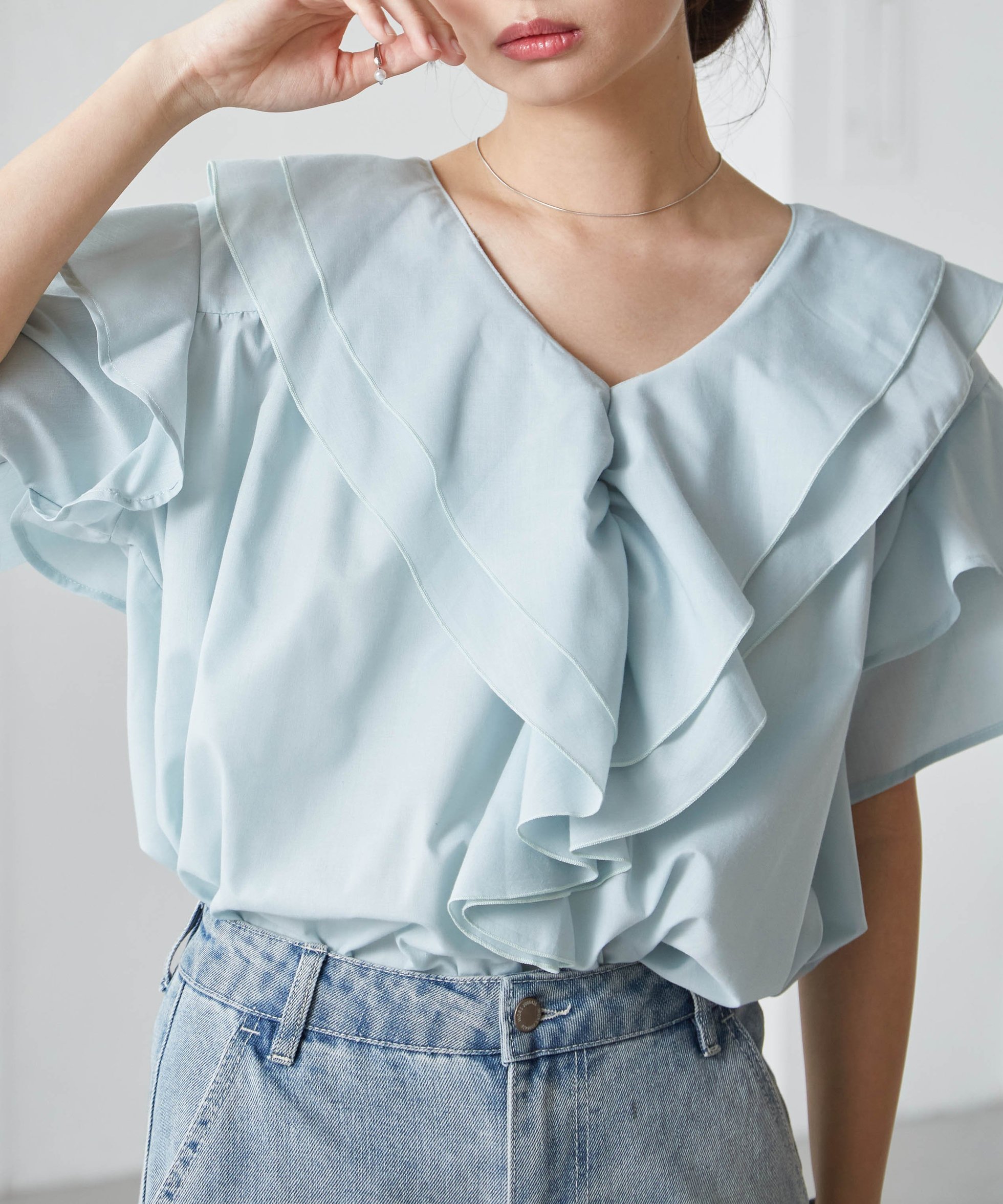 【ラナン/Ranan】のRanan/ビッグカラーフリルハーフスリーブブラウス インテリア・キッズ・メンズ・レディースファッション・服の通販 founy(ファニー) 　ファッション　Fashion　レディースファッション　Fashion for Women　トップス・カットソー　Cut & Sew Tops　シャツ・ブラウス・オフィスカジュアル　Elegant Blouses & Button-Ups　ギャザー　Gathered, Ruffled　スキニー　Skinny, Slim Fit　ダウン　Down, Puffer　チュニック　Tunic, Long Top　デコルテ　Décolleté, Neckline　デニム　Denim, Jeans Material　トレンド　Trend, Trending Now　フリル　Frill, Ruffle　ポケット　Pocket, Pocket Detail　ラッフル　Ruffle, Frill　レギンス　Leggings, Stretch Pants　ワイド　Wide, Wide Fit　おすすめ　Recommended / Our Picks　ミント|ID: prp329100004603761 ipo3291000000033548220