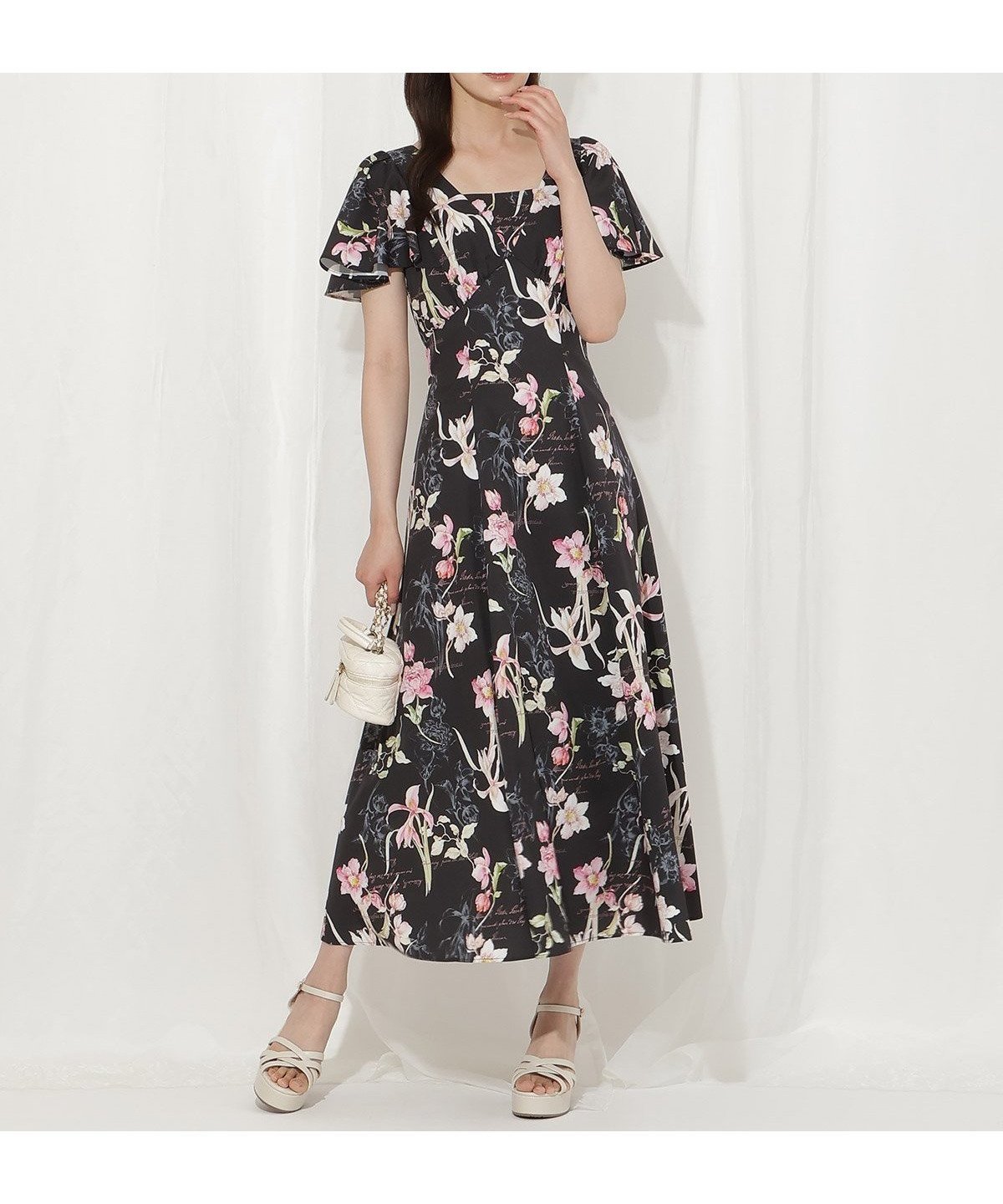【ウィルセレクション/WILLSELECTION】の【5/15(thu)10時発売】ボタニカルフラワーフレアスリーブワンピース インテリア・キッズ・メンズ・レディースファッション・服の通販 founy(ファニー) 　ファッション　Fashion　レディースファッション　Fashion for Women　ワンピース　Dresses　エレガント 上品　Elegant　デコルテ　Décolleté, Neckline　フェミニン　Feminine, Girly　フラワー　Flower, Floral　フレア　Flare, Flared　プリント　Print, Printed Pattern　レース　Lace, Lace Fabric　おすすめ　Recommended / Our Picks　旅行　Travel　黒系花柄|ID: prp329100004603769 ipo3291000000032751192