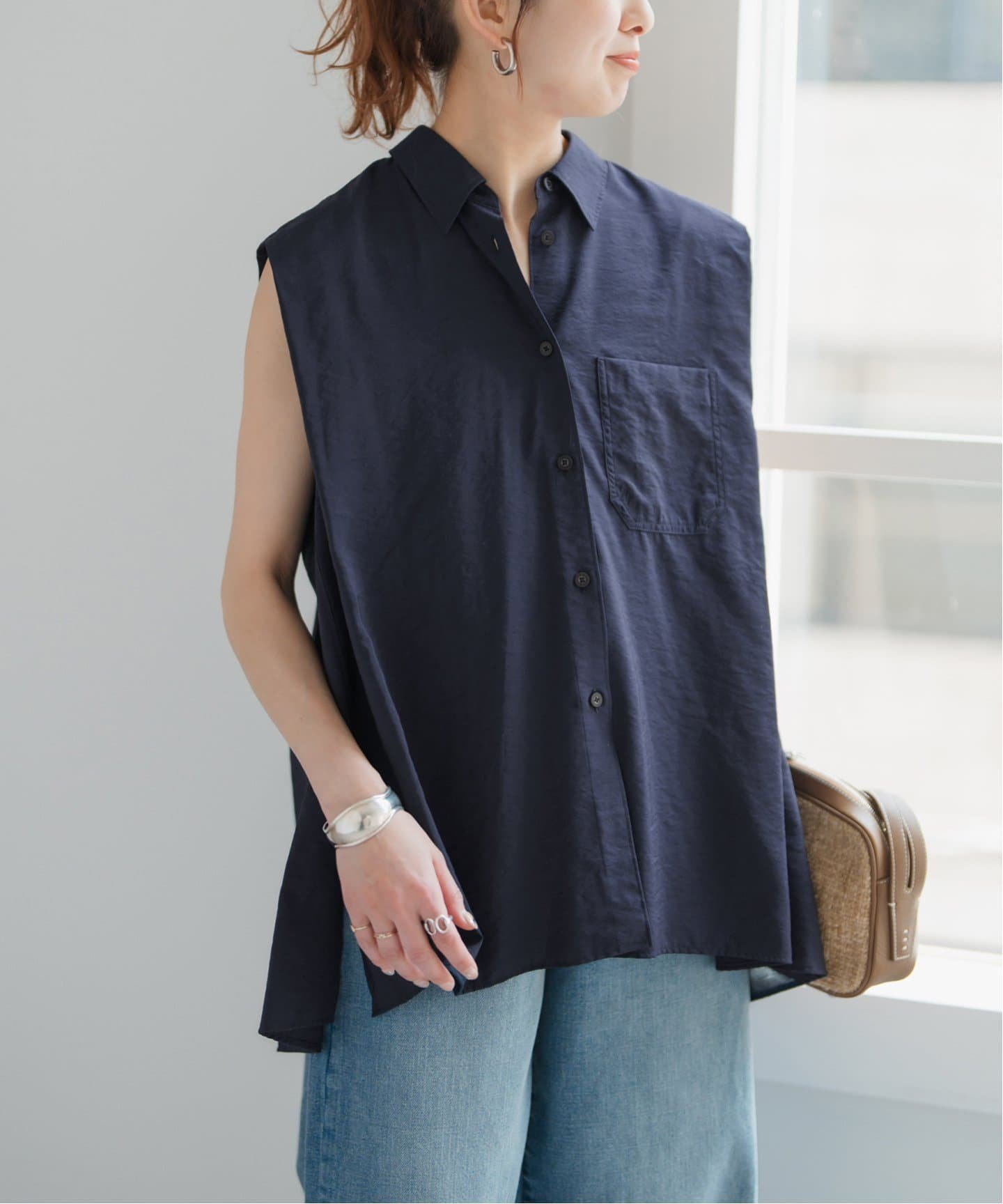 【スピック&スパン/Spick & Span】のエアリードライクロスノースリーブシャツ インテリア・キッズ・メンズ・レディースファッション・服の通販 founy(ファニー) 　ファッション　Fashion　レディースファッション　Fashion for Women　トップス・カットソー　Cut & Sew Tops　キャミソール&ノースリーブ　Camisoles & Sleeveless Tops　シャツ・ブラウス・オフィスカジュアル　Elegant Blouses & Button-Ups　おすすめ　Recommended / Our Picks　スラックス　Slacks, Dress Pants　バランス　Balance, Style Balance　リラックス　Relax, Relaxed Fit　ネイビー|ID: prp329100004603776 ipo3291000000032751354