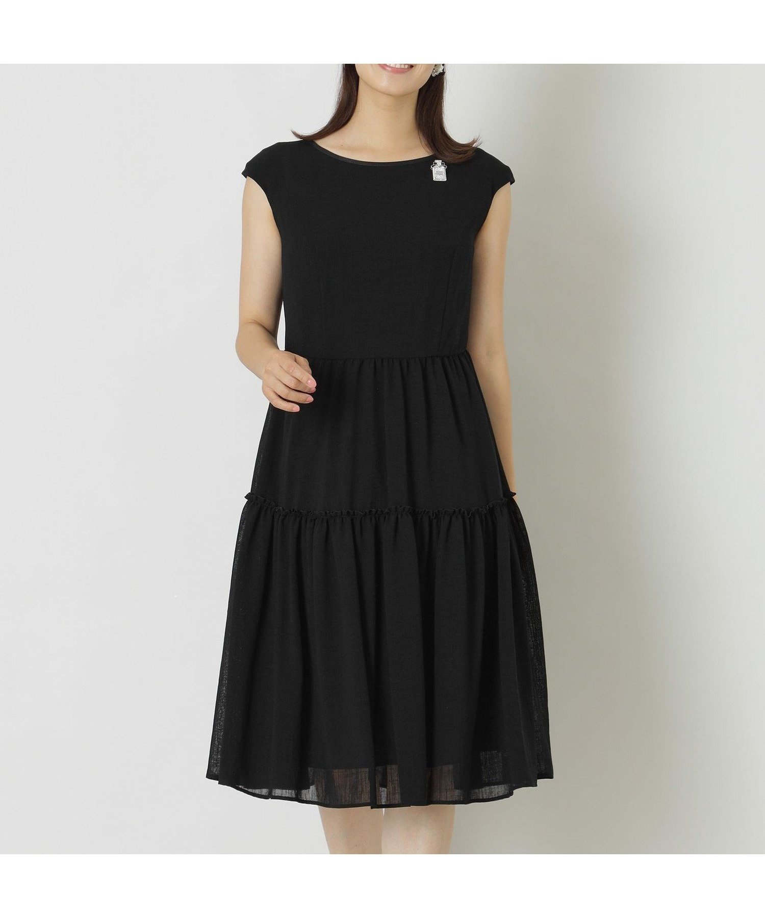 【トゥー ビー シック/TO BE CHIC】のスラブボイル ワンピース インテリア・キッズ・メンズ・レディースファッション・服の通販 founy(ファニー) 　ファッション　Fashion　レディースファッション　Fashion for Women　ワンピース　Dresses　エレガント 上品　Elegant　コンパクト　Compact, Small Size　サマー　Summer, Summer Style　スリーブ　Sleeve, Long Sleeve / Short Sleeve　ティアード　Tiered, Tiered Style　ドレス　Dress, One-Piece　フィット　Fit, Slim Fit　フレンチ　French, French Style　ブラック|ID: prp329100004603854 ipo3291000000032752350