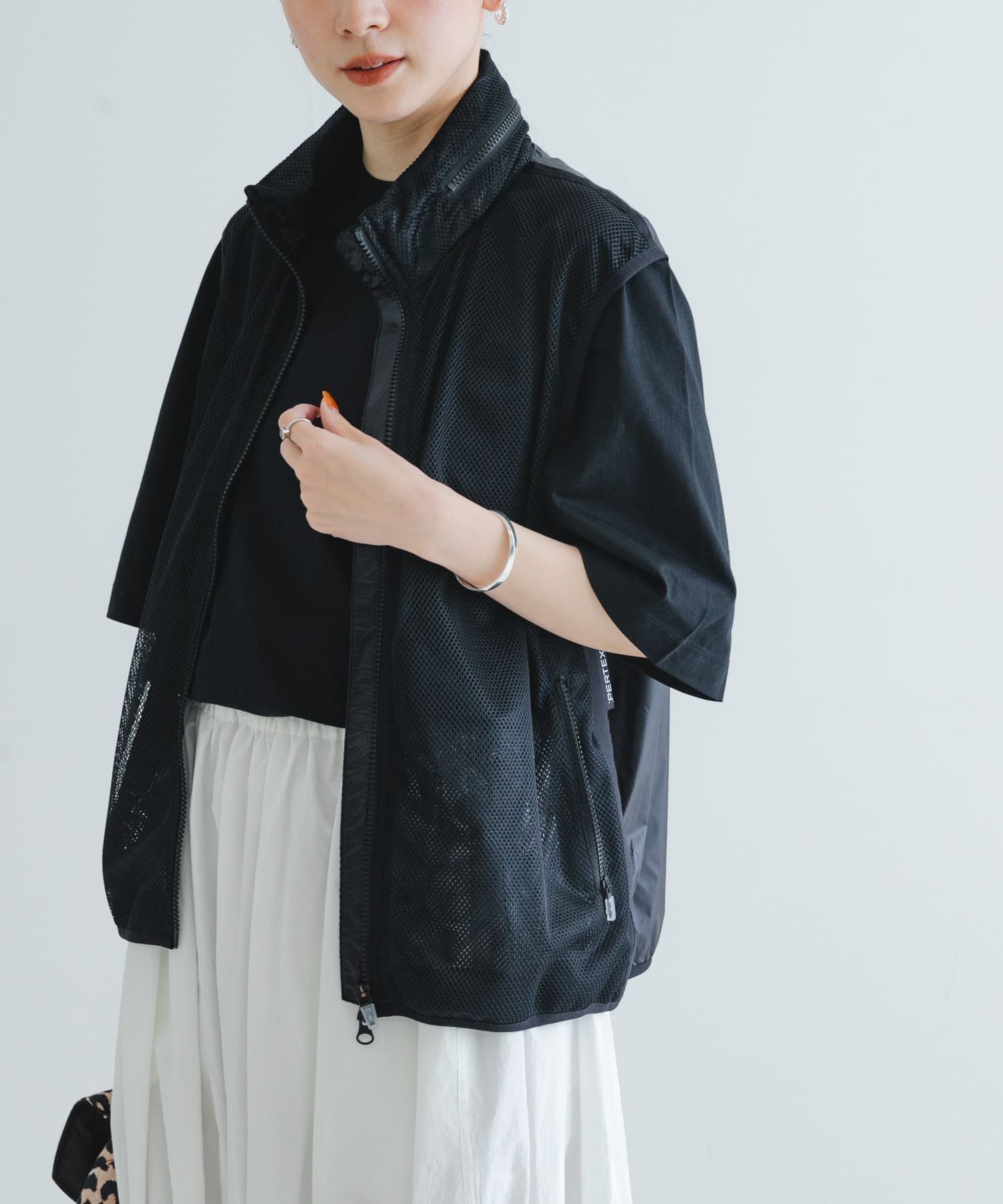 【アーバンリサーチ/URBAN RESEARCH】のMARMOT CAPITAL PERTEX FLONT MESH VEST 人気、トレンドファッション・服の通販 founy(ファニー) 　ファッション　Fashion　レディースファッション　Fashion for Women　アウター　Coat / Outerwear Collection　トップス・カットソー　Cut & Sew Tops　ベスト&ジレ / 重ね着スタイル　Vests & Gilets　アウトドア　Outdoor Clothing　キャミワンピース　Cami Dress, Slip Dress　スポーティ　Sporty, Casual Athletic　トレンド　Trend, Trending Now　ドレープ　Drape, Draping Fabric　ベスト　Vest, Waistcoat　ミックス　Mix, Mixed Style　メッシュ　Mesh, Net Fabric　S/S・春夏　SS, Spring/Summer, Warm Season　おすすめ　Recommended / Our Picks　夏　Summer　2025年　2025　2025春夏・S/S　Spring/Summer 2025 SS25　 other-1|ID: prp329100004604107 ipo3291000000032755977