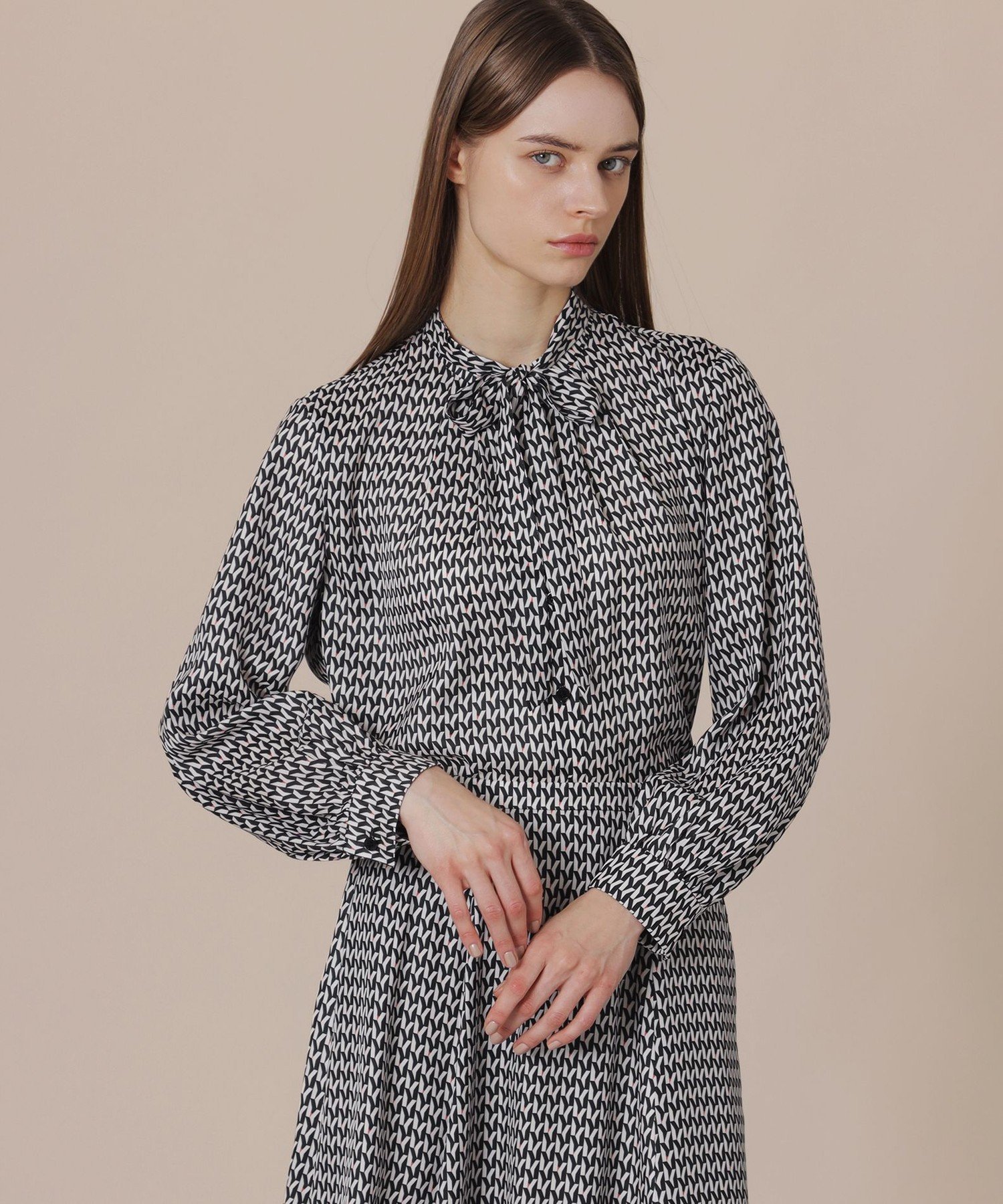 【マッキントッシュ ロンドン/MACKINTOSH LONDON】のポリゴナルパターンプリントブラウス 人気、トレンドファッション・服の通販 founy(ファニー) 　ファッション　Fashion　レディースファッション　Fashion for Women　トップス・カットソー　Cut & Sew Tops　シャツ・ブラウス・オフィスカジュアル　Elegant Blouses & Button-Ups　イタリア　Italy　インナー　Innerwear　ウォッシャブル　Machine Washable　エレガント 上品　Elegant　シフォン　Chiffon, Lightweight Fabric　シルク　Silk, 100% Silk　ジャケット　Jacket, Outerwear　ドレープ　Drape, Draping Fabric　プリント　Print, Printed Pattern　リボン　Ribbon, Bow　冬　Winter / This Winter　春　Spring　秋　Autumn　 other-1|ID: prp329100004604181 ipo3291000000032758369