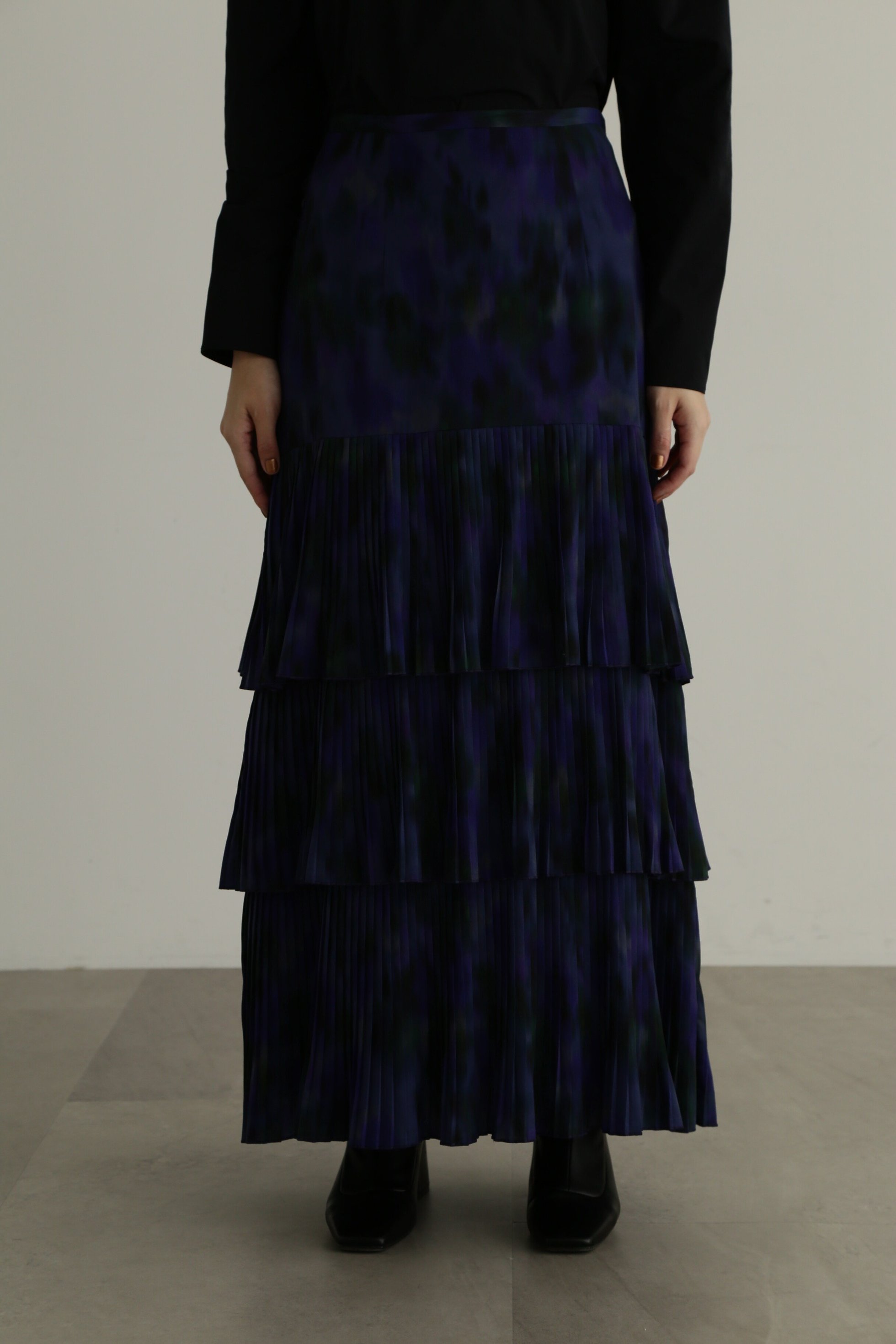 【ジルスチュアート/JILL STUART】のシェーディングフラワープリントスカート インテリア・キッズ・メンズ・レディースファッション・服の通販 founy(ファニー) 　ファッション　Fashion　レディースファッション　Fashion for Women　スカート　Skirts　フラワー　Flower, Floral　プリント　Print, Printed Pattern　ロング　Long, Long-Length　冬　Winter / This Winter　ブルー|ID: prp329100004604258 ipo3291000000032759904