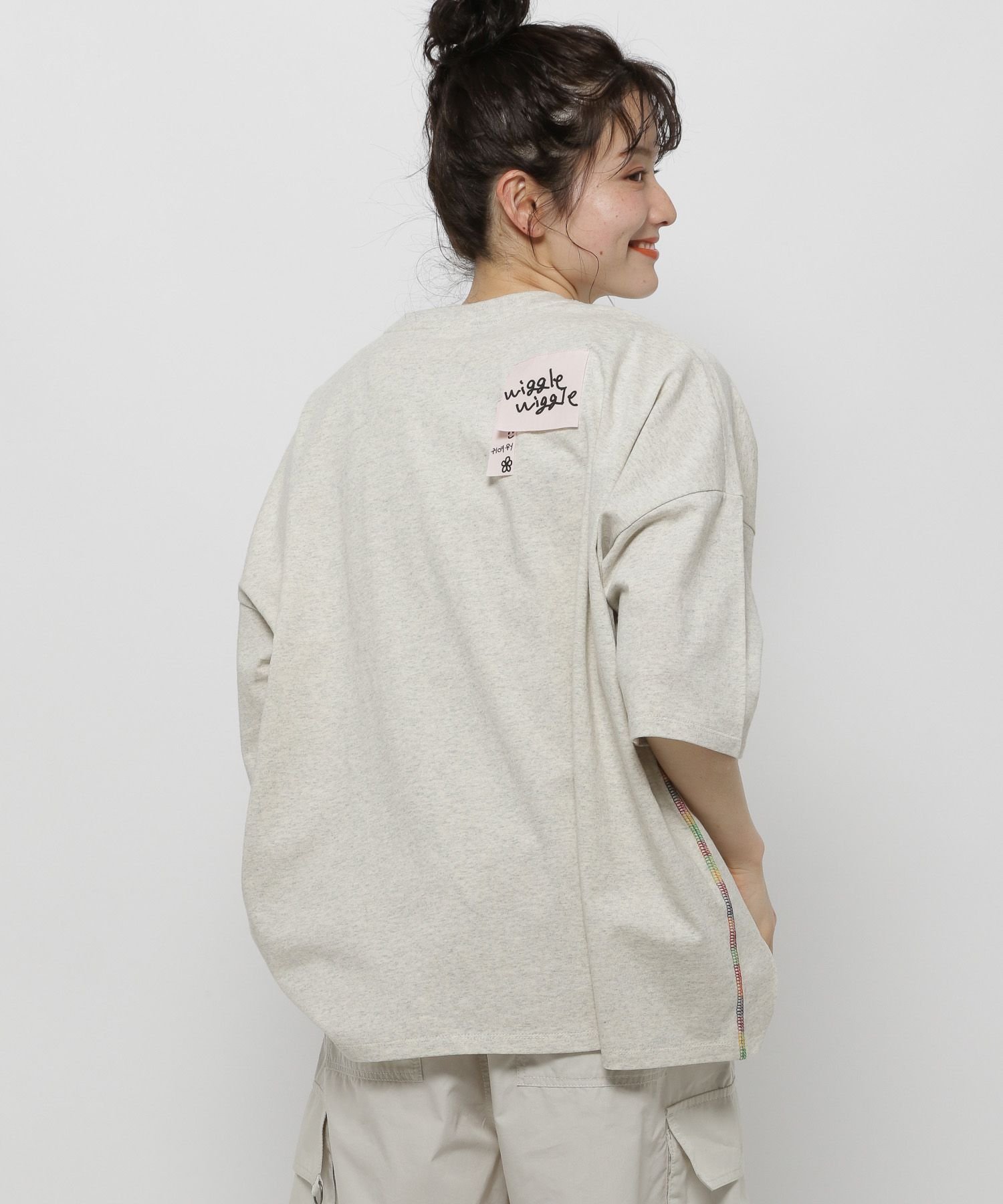 【ニコアンド/niko and】の【wiggle wiggle(ウィグルウィグル)】コラボ モチーフTシャツ インテリア・キッズ・メンズ・レディースファッション・服の通販 founy(ファニー) 　ファッション　Fashion　レディースファッション　Fashion for Women　トップス・カットソー　Cut & Sew Tops　シャツ・ブラウス・オフィスカジュアル　Elegant Blouses & Button-Ups　ロングTシャツ・Tシャツ　Longline T-Shirts & Tees　春　Spring　カラフル　Colorful Design　コラボ　Collaboration, Collab　シンプル　Simple, Minimal　デニム　Denim, Jeans Material　人気　Popular, Best Seller　ハーフ　Half, Half-Length　半袖　Short Sleeve, Half Sleeve　モチーフ　Motif, Design Theme　ロング　Long, Long-Length　S/S・春夏　SS, Spring/Summer, Warm Season　おすすめ　Recommended / Our Picks　夏　Summer　オートミール|ID: prp329100004604401 ipo3291000000033443076