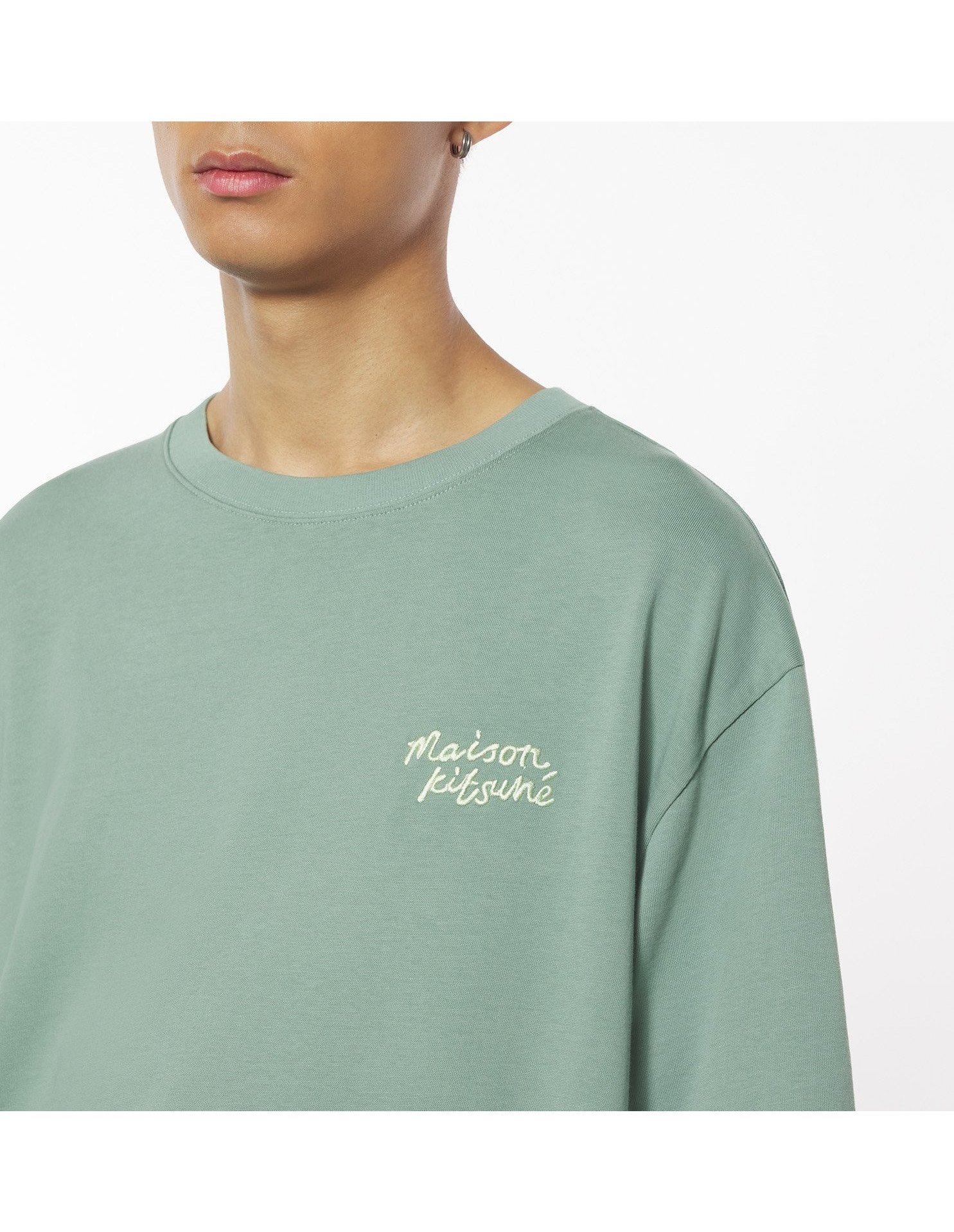 【メゾン キツネ/MAISON KITSUNE / MEN】のMaison Kitsune/MAISON KITSUNE HANDWRITING EMBROIDERY OVERSIZE TEE インテリア・キッズ・メンズ・レディースファッション・服の通販 founy(ファニー) 　ファッション　Fashion　メンズファッション　Fashion for Men　半袖　Short Sleeve, Half Sleeve　夏　Summer　S/S・春夏　SS, Spring/Summer, Warm Season　VERT-DE-GRIS|ID: prp329100004604463 ipo3291000000032763727