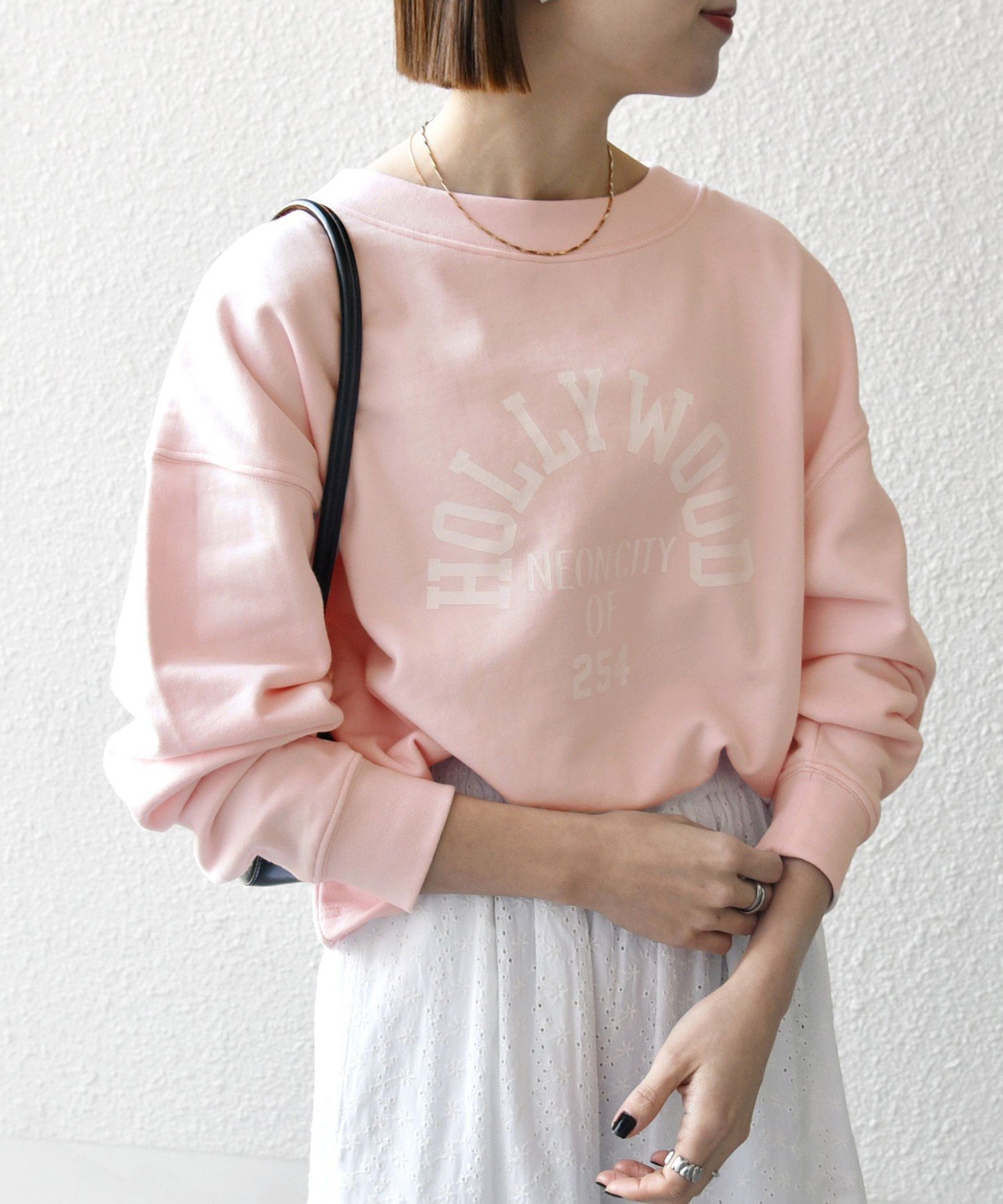 【シップス フォー ウィメン/SHIPS】の【SHIPS any別注】THE KNiTS ロゴ ドルマン ショート スウェット インテリア・キッズ・メンズ・レディースファッション・服の通販 founy(ファニー) 　ファッション　Fashion　レディースファッション　Fashion for Women　トップス・カットソー　Cut & Sew Tops　ニット　Knit Tops & Sweaters　レディースパーカー・カジュアルフーディー　Casual Hoodies & Sweatshirts　スウェット・クルーネックトップス　Sweatshirts & Crewnecks / Relaxed Fit Sweat Tops　春　Spring　今季　This Season, Current Season　ショート　Short, Short Length　スウェット / スエット　Sweatshirt, Sweatwear　別注　Limited Edition, Custom Order　2025年　2025　2025春夏・S/S　Spring/Summer 2025 SS25　ピンク|ID: prp329100004604525 ipo3291000000033553286
