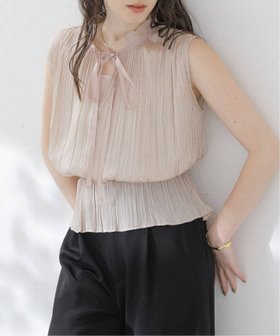 【ラ トータリテ/La TOTALITE】の【洗える】2WAYシルキープリーツブラウス 人気、トレンドファッション・服の通販 founy(ファニー) ファッション Fashion レディースファッション Fashion for Women トップス・カットソー Cut & Sew Tops シャツ・ブラウス・オフィスカジュアル Elegant Blouses & Button-Ups 2025年 2025 2025春夏・S/S Spring/Summer 2025 SS25 インナーキャミ Inner Camisole シャンブレー Chambray, Denim-Like Fabric ボトム Bottoms, Lower Wear リボン Ribbon, Bow 洗える Machine Washable |ID:prp329100004604568