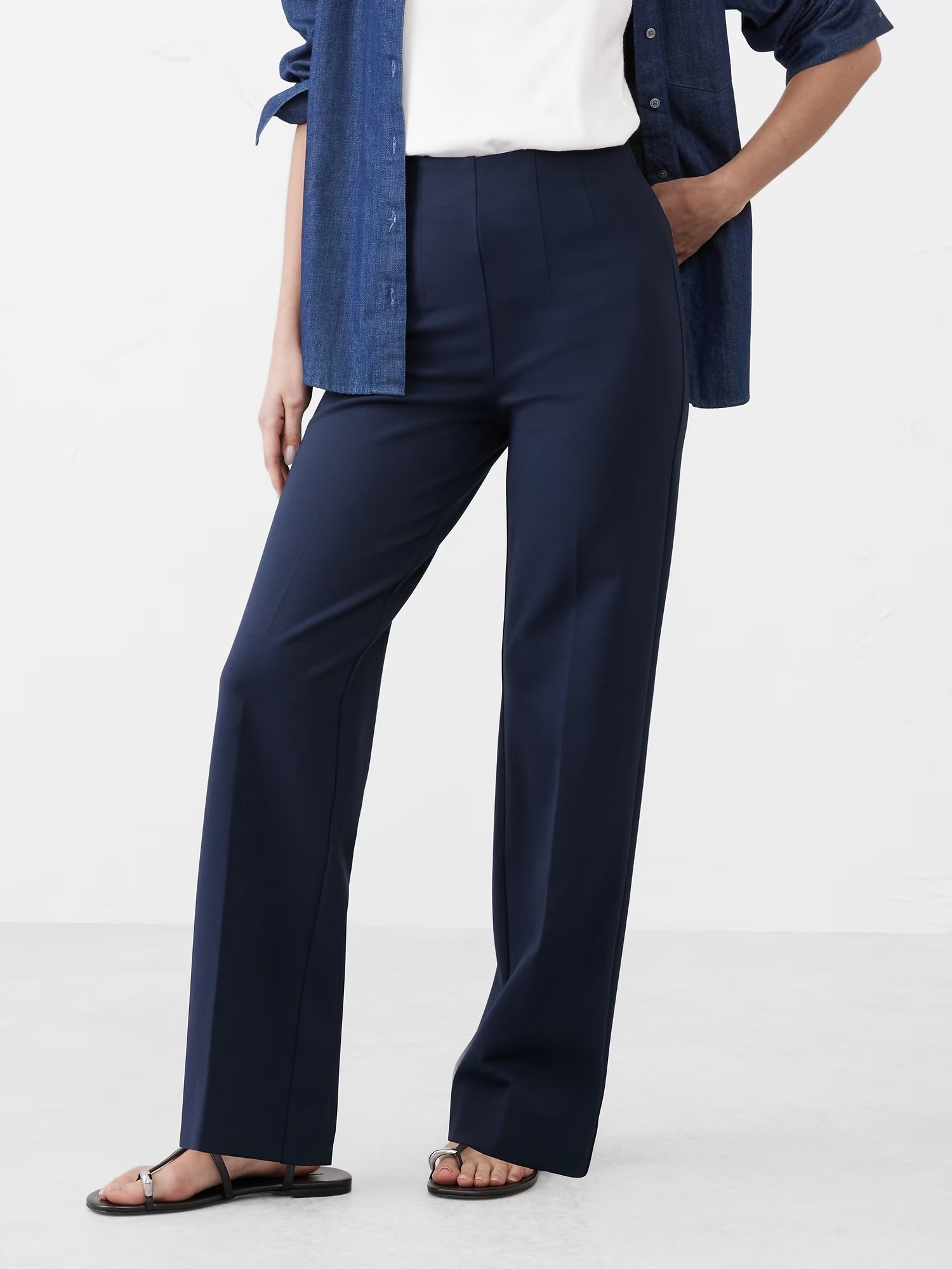 【バナナリパブリック ファクトリーストア/BANANA REPUBLIC FACTORY STORE】のBANANA REPUBLIC FACTORY STORE ポンチ ストレートパンツ インテリア・キッズ・メンズ・レディースファッション・服の通販 founy(ファニー) 　ファッション　Fashion　レディースファッション　Fashion for Women　パンツ　Pants & Trousers　ストレート　Straight, Straight Cut　センター　Center, Center Line　フィット　Fit, Slim Fit　フェミニン　Feminine, Girly　PREPPY_NAVY|ID: prp329100004604664 ipo3291000000032767472