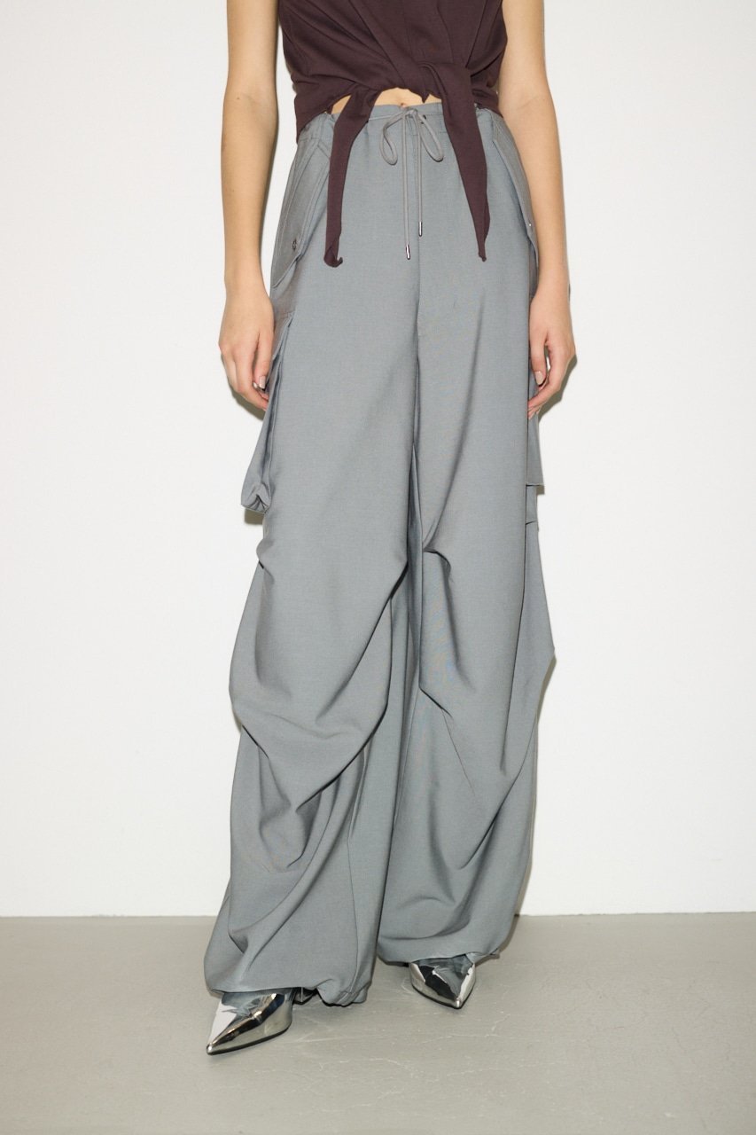 【スライ/SLY】の【THROW】OVER LOOSE CARGO パンツ インテリア・キッズ・メンズ・レディースファッション・服の通販 founy(ファニー) 　ファッション　Fashion　レディースファッション　Fashion for Women　パンツ　Pants & Trousers　おすすめ　Recommended / Our Picks　コンパクト　Compact, Small Size　スピンドル　Spindle, Drawcord　トレンド　Trend, Trending Now　ポケット　Pocket, Pocket Detail　ミリタリー　Military, Army Style　今季　This Season, Current Season　GRY|ID: prp329100004604724 ipo3291000000032768621