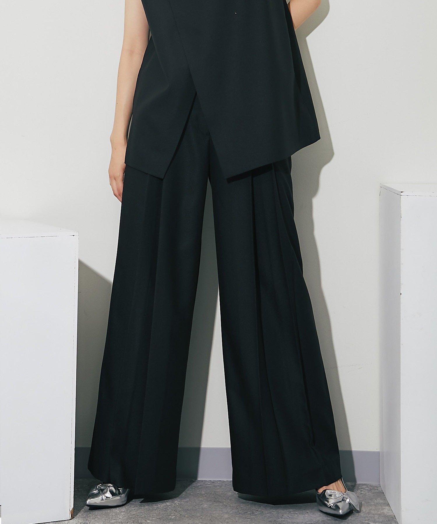 【スマイルオーキッド/SMILE ORCHID】のプリーツワイドパンツ インテリア・キッズ・メンズ・レディースファッション・服の通販 founy(ファニー) 　ファッション　Fashion　レディースファッション　Fashion for Women　パンツ　Pants & Trousers　ドレープ　Drape, Draping Fabric　プリーツ　Pleats, Pleated　リラックス　Relax, Relaxed Fit　ワイド　Wide, Wide Fit　エレガント 上品　Elegant　ブラック|ID: prp329100004604725 ipo3291000000032768632