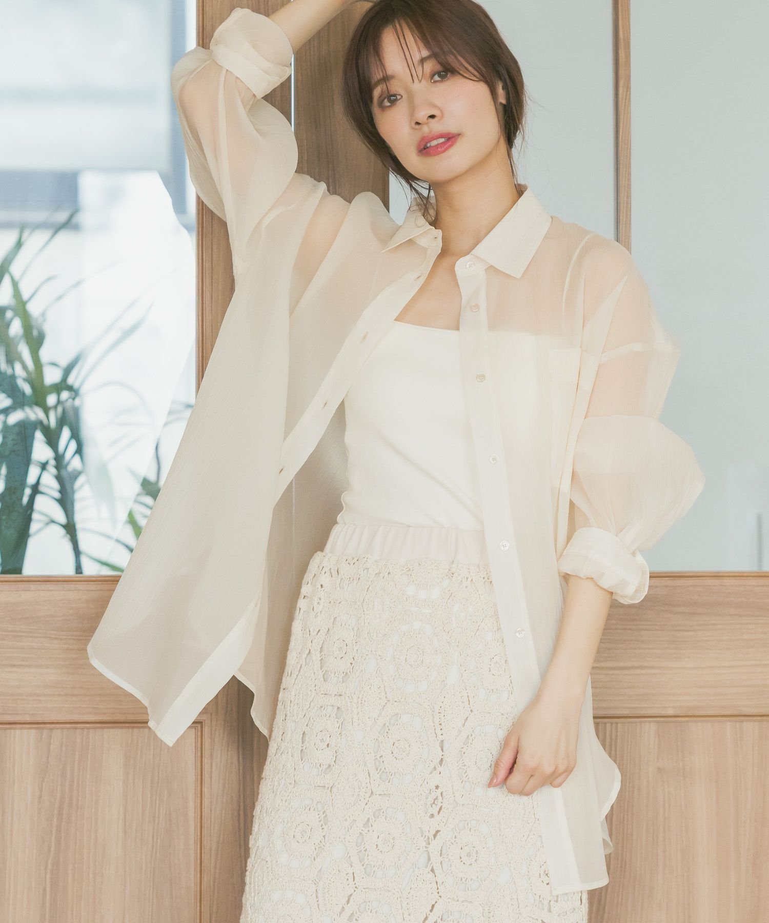【ミスティ ウーマン/mysty woman】のシアーオーバーシャツ インテリア・キッズ・メンズ・レディースファッション・服の通販 founy(ファニー) 　ファッション　Fashion　レディースファッション　Fashion for Women　トップス・カットソー　Cut & Sew Tops　シャツ・ブラウス・オフィスカジュアル　Elegant Blouses & Button-Ups　おすすめ　Recommended / Our Picks　キャミ　Camisole, Cami Top　シンプル　Simple, Minimal　ダウン　Down, Puffer　デニム　Denim, Jeans Material　トレンド　Trend, Trending Now　ビスチェ　Bustier, Corset Top　フェミニン　Feminine, Girly　夏　Summer　羽織　Haori, Light Jacket　ライトベージュ51|ID: prp329100004605504 ipo3291000000032788281
