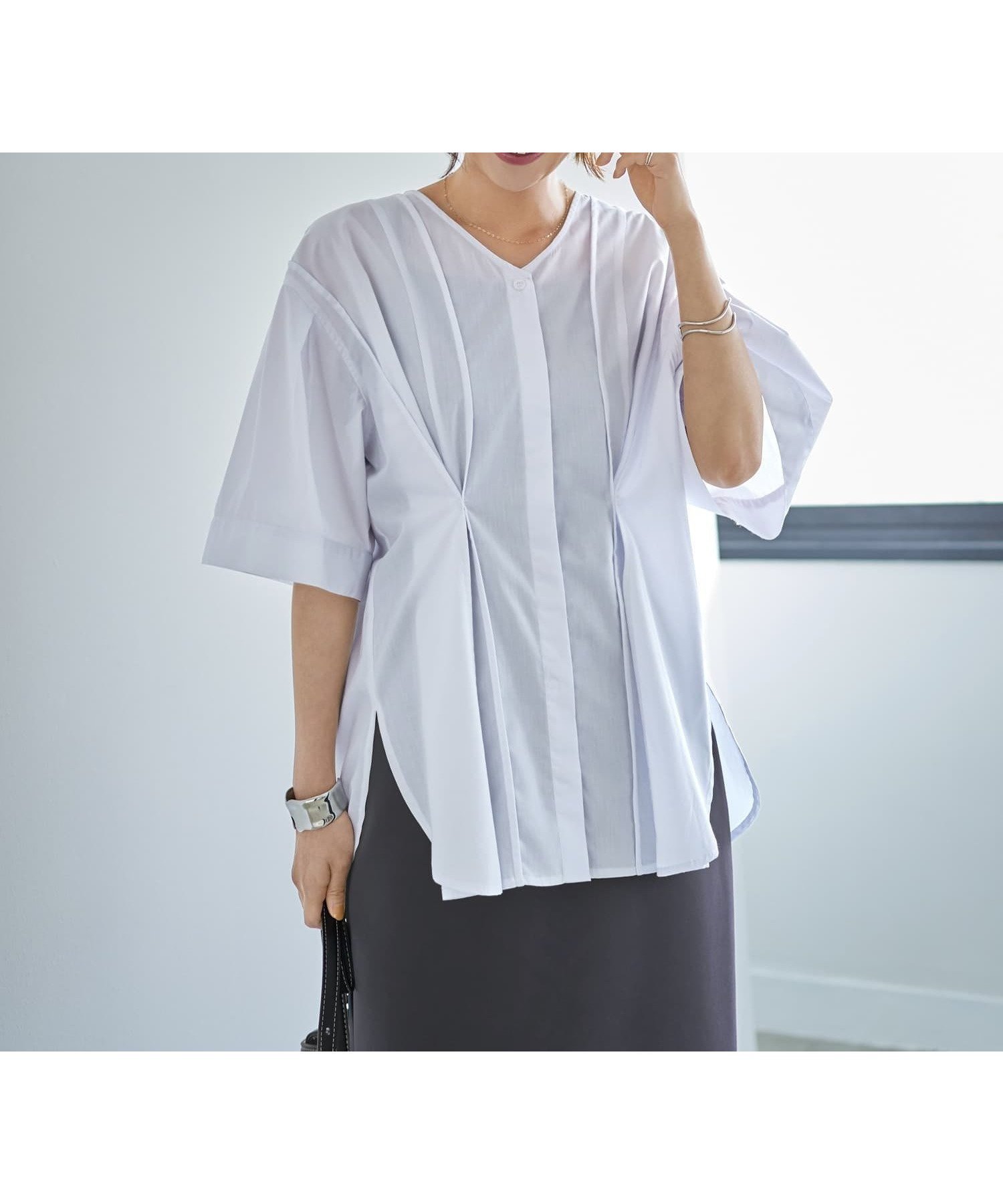 【スタイルデリ/STYLE DELI】の【LUXE】形が変わるシャツ生地プルオーバー インテリア・キッズ・メンズ・レディースファッション・服の通販 founy(ファニー) 　ファッション　Fashion　レディースファッション　Fashion for Women　トップス・カットソー　Cut & Sew Tops　シャツ・ブラウス・オフィスカジュアル　Elegant Blouses & Button-Ups　カジュアルプルオーバー・ニットトップス　Pullovers & Knit Tops / Casual Pullovers　ギャザー　Gathered, Ruffled　今季　This Season, Current Season　ショルダー　Shoulder, Shoulder Strap　ストレート　Straight, Straight Cut　スリット　Slit, Slit Detail　スリーブ　Sleeve, Long Sleeve / Short Sleeve　ドロップ　Drop Shoulder, Dropped Style　バランス　Balance, Style Balance　パール　Pearl, Pearl Accent　フレア　Flare, Flared　フロント　Front, Front Design　ポケット　Pocket, Pocket Detail　無地　Plain, Solid Color　ワイド　Wide, Wide Fit　夏　Summer　ホワイト|ID: prp329100004605564 ipo3291000000032791289