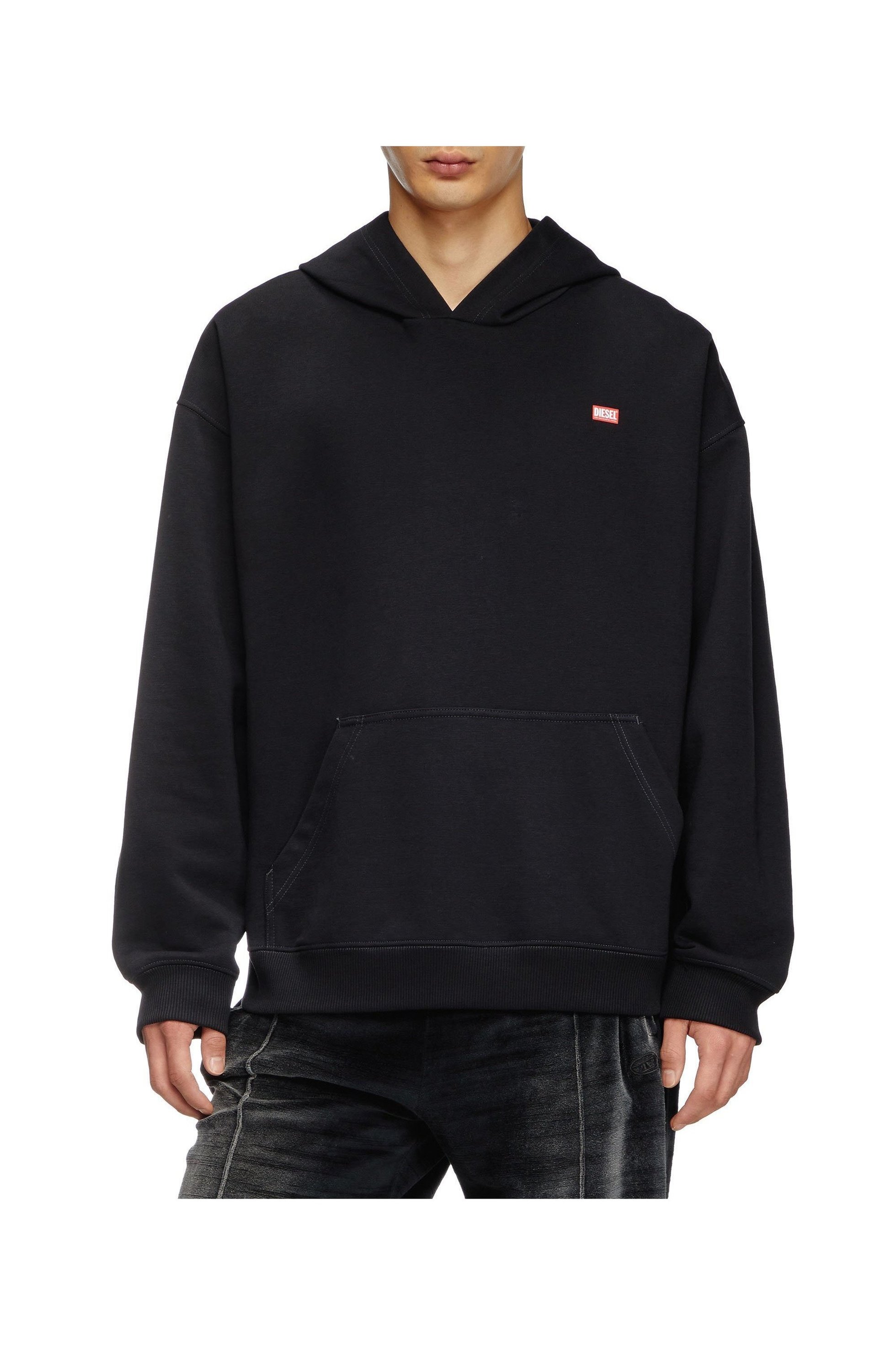 【ディーゼル/DIESEL / MEN】のメンズ プルオーバーパーカー S-BOXT-HOOD-R11 インテリア・キッズ・メンズ・レディースファッション・服の通販 founy(ファニー) 　ファッション　Fashion　メンズファッション　Fashion for Men　トップス・カットソー　Cut & Sew Tops　パーカー・フーディー / カジュアルコーデ　Hoodies & Parkas　グラフィック　Graphic, Graphic Design　パーカー　Hoodie, Parka　フィット　Fit, Slim Fit　メンズ　Men's, Menswear　リラックス　Relax, Relaxed Fit　ワンポイント　One Point, Statement Accent　ブラック|ID: prp329100004605576 ipo3291000000032792025