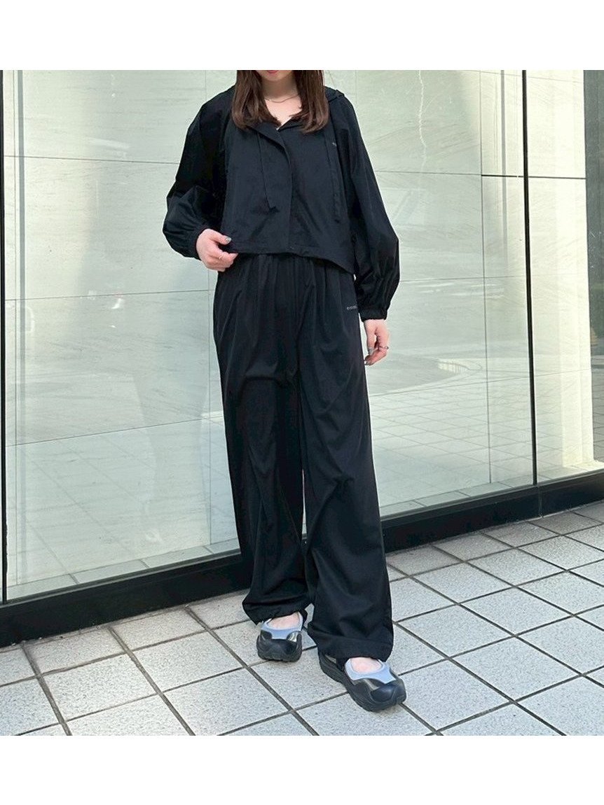 【エミ/emmi】のパラシュートパンツ インテリア・キッズ・メンズ・レディースファッション・服の通販 founy(ファニー) 　ファッション　Fashion　レディースファッション　Fashion for Women　パンツ　Pants & Trousers　カットソー　Cut and Sewn Top　スポーティ　Sporty, Casual Athletic　セットアップ　Set-Up, Coordinated Outfit　ドローコード　Drawcord, Drawstring Cord　ポケット　Pocket, Pocket Detail　ワイド　Wide, Wide Fit　ワーク　Workwear, Utility Style　BLK[009]|ID: prp329100004605609 ipo3291000000032794016