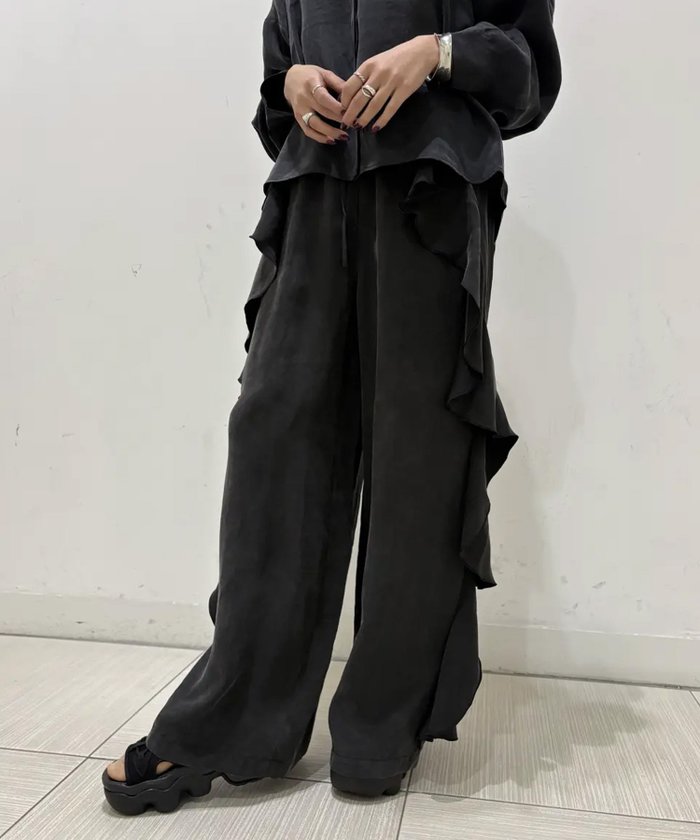 【ローズバッド/ROSE BUD】のFRILL WIDE PANTS インテリア・キッズ・メンズ・レディースファッション・服の通販 founy(ファニー) https://founy.com/ ファッション Fashion レディースファッション Fashion for Women パンツ Pants & Trousers おすすめ Recommended / Our Picks とろみ Fluid, Flowy Fabric セットアップ Set-Up, Coordinated Outfit フェミニン Feminine, Girly フリル Frill, Ruffle リラックス Relax, Relaxed Fit |ID: prp329100004605645 ipo3291000000032795631
