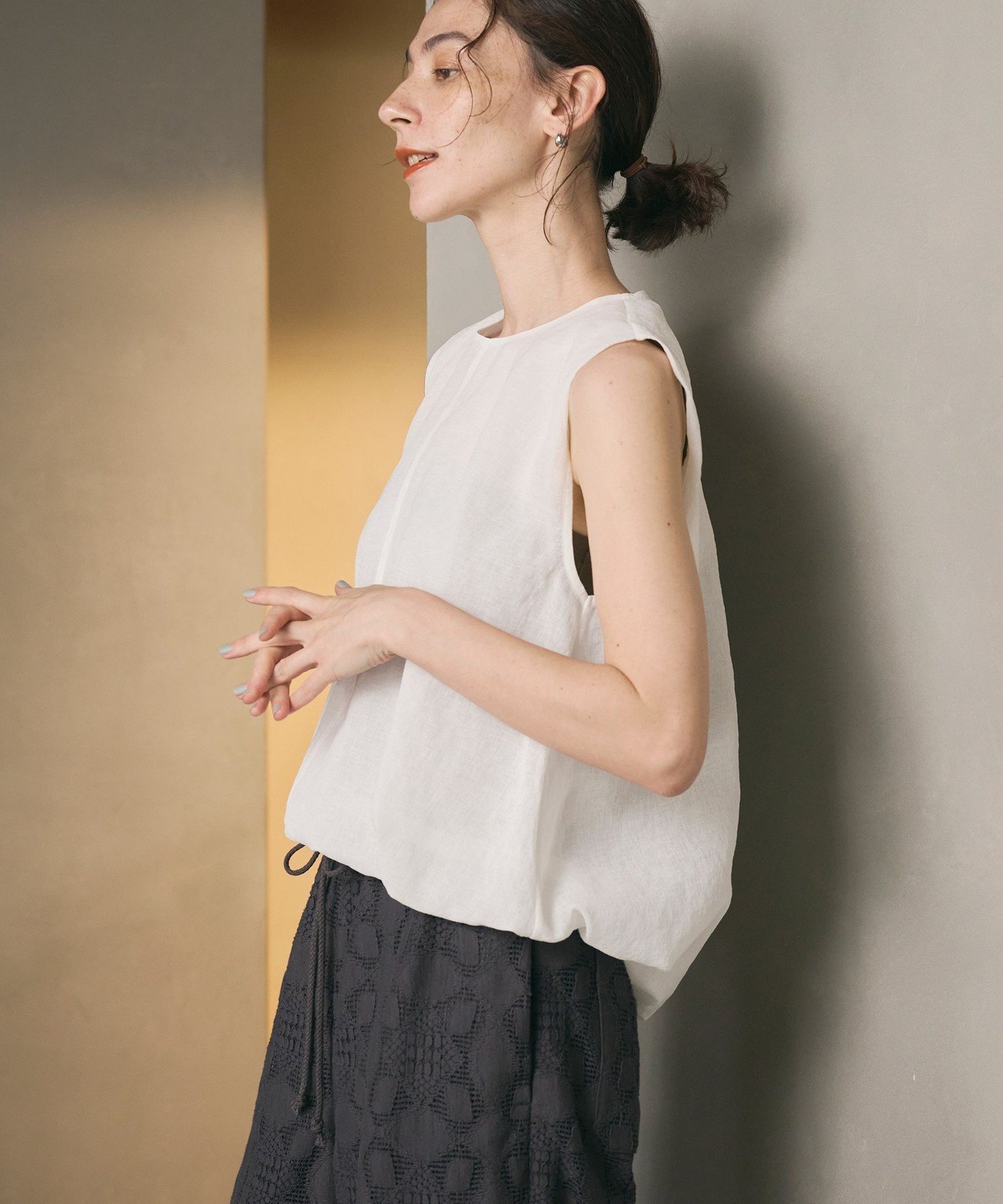 【ビューティ&ユース ユナイテッドアローズ/BEAUTY&YOUTH / UNITED ARROWS】の【WEB限定 Wardrobe DAILY MINIMAL】バルーン ノースリーブブラウス -ウォッシャブル- 人気、トレンドファッション・服の通販 founy(ファニー) 　ファッション　Fashion　レディースファッション　Fashion for Women　トップス・カットソー　Cut & Sew Tops　キャミソール&ノースリーブ　Camisoles & Sleeveless Tops　シャツ・ブラウス・オフィスカジュアル　Elegant Blouses & Button-Ups　インナー　Innerwear　ウォッシャブル　Machine Washable　オケージョン　Occasion Wear　カーディガン　Cardigan, Knitwear　シアー　Sheer, See-Through　シンプル　Simple, Minimal　ジャケット　Jacket, Outerwear　スラックス　Slacks, Dress Pants　デニム　Denim, Jeans Material　トレンド　Trend, Trending Now　ノースリーブ　Sleeveless, No-Sleeve　バランス　Balance, Style Balance　バルーン　Balloon, Balloon Silhouette　フェミニン　Feminine, Girly　フロント　Front, Front Design　ボトム　Bottoms, Lower Wear　リラックス　Relax, Relaxed Fit　おすすめ　Recommended / Our Picks　夏　Summer　ビジネス 仕事 通勤　Business / Work / Commuting　 other-1|ID: prp329100004606396 ipo3291000000032860477