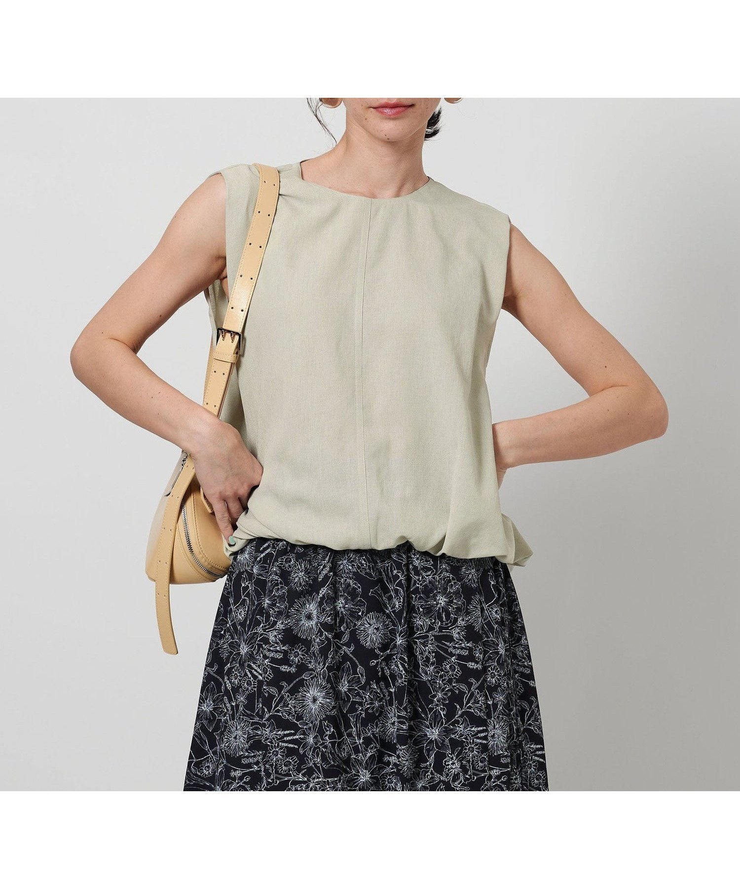 【ビューティ&ユース ユナイテッドアローズ/BEAUTY&YOUTH / UNITED ARROWS】の【WEB限定 Wardrobe DAILY MINIMAL】バルーン ノースリーブブラウス -ウォッシャブル- インテリア・キッズ・メンズ・レディースファッション・服の通販 founy(ファニー) 　ファッション　Fashion　レディースファッション　Fashion for Women　トップス・カットソー　Cut & Sew Tops　キャミソール&ノースリーブ　Camisoles & Sleeveless Tops　シャツ・ブラウス・オフィスカジュアル　Elegant Blouses & Button-Ups　インナー　Innerwear　ウォッシャブル　Machine Washable　オケージョン　Occasion Wear　カーディガン　Cardigan, Knitwear　シアー　Sheer, See-Through　シンプル　Simple, Minimal　ジャケット　Jacket, Outerwear　スラックス　Slacks, Dress Pants　デニム　Denim, Jeans Material　トレンド　Trend, Trending Now　ノースリーブ　Sleeveless, No-Sleeve　バランス　Balance, Style Balance　バルーン　Balloon, Balloon Silhouette　フェミニン　Feminine, Girly　フロント　Front, Front Design　ボトム　Bottoms, Lower Wear　リラックス　Relax, Relaxed Fit　おすすめ　Recommended / Our Picks　夏　Summer　ビジネス 仕事 通勤　Business / Work / Commuting　LIME|ID: prp329100004606396 ipo3291000000032860512