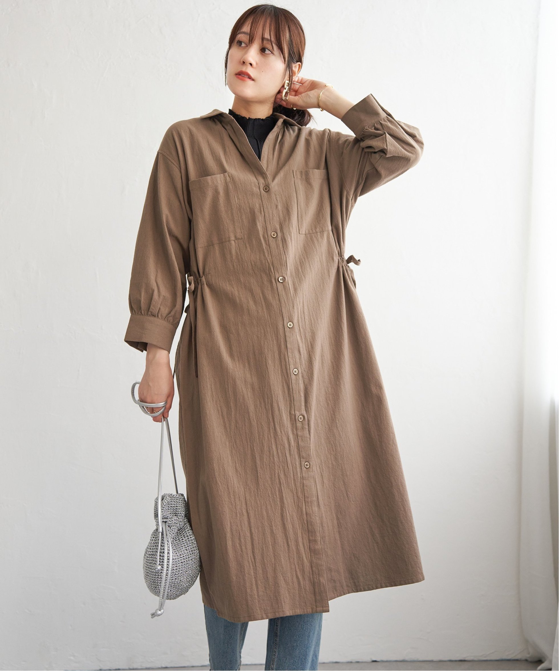 【イッカ/ikka】のコットンスキッパーシャツワンピース インテリア・キッズ・メンズ・レディースファッション・服の通販 founy(ファニー) 　ファッション　Fashion　レディースファッション　Fashion for Women　ワンピース　Dresses　シャツワンピース / 1枚で着映えコーデ　Shirt Dresses　スキッパー　Skipper, Open Collar　夏　Summer　軽量　Lightweight, Ultra Light　コーヒー|ID: prp329100004606402 ipo3291000000033519969
