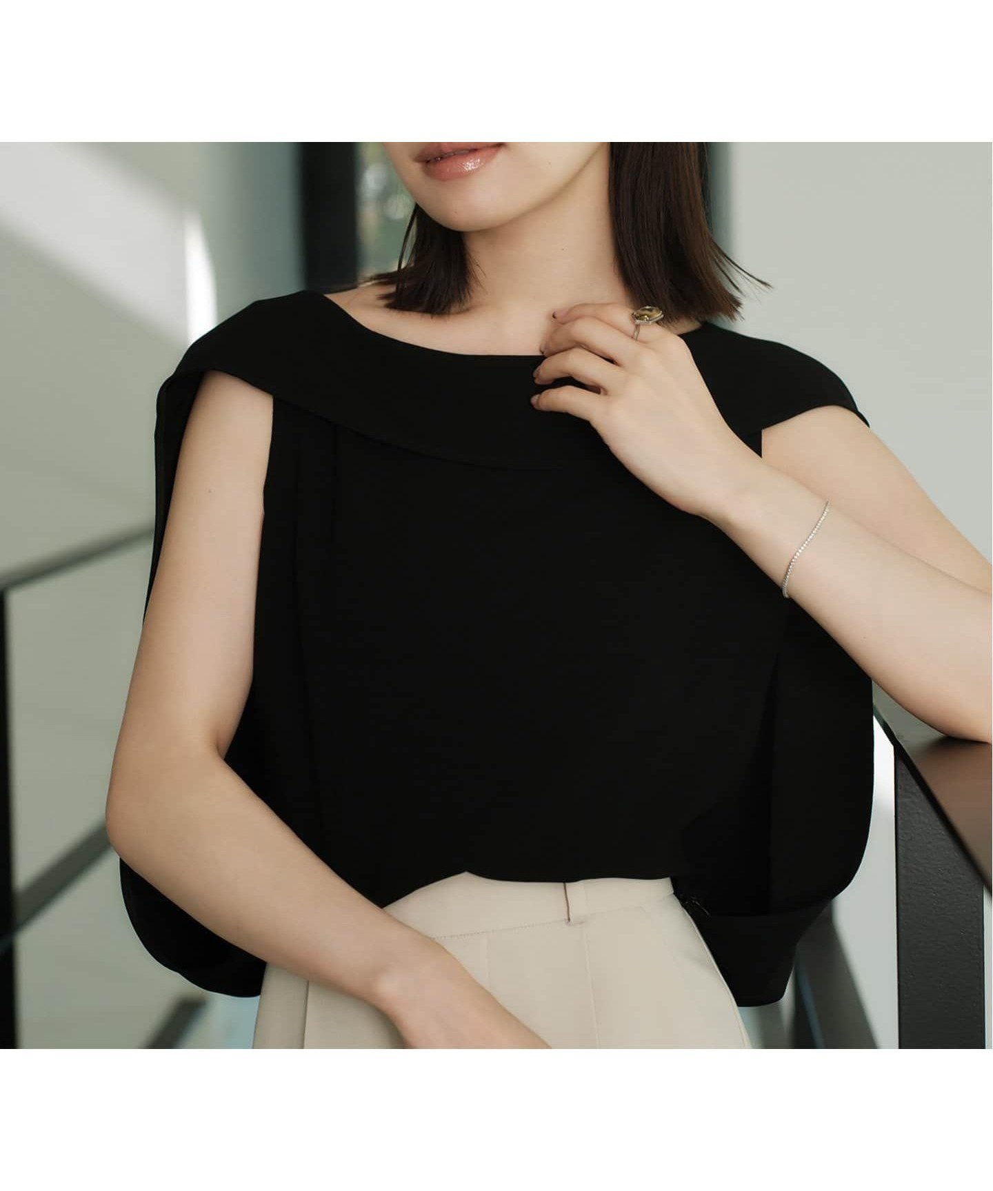 【ノーブル / スピック&スパン/NOBLE / Spick & Span】の《WEB限定追加 》【NOBLE*L AUBE BLANC】バルーンケープブラウス インテリア・キッズ・メンズ・レディースファッション・服の通販 founy(ファニー) 　ファッション　Fashion　レディースファッション　Fashion for Women　トップス・カットソー　Cut & Sew Tops　シャツ・ブラウス・オフィスカジュアル　Elegant Blouses & Button-Ups　ブラック|ID: prp329100004607564 ipo3291000000033251107