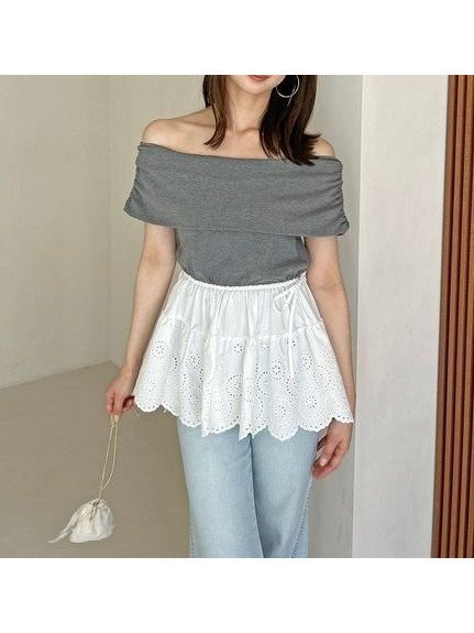 【スナイデル/SNIDEL】のカットオフショルペプラムプルオーバー インテリア・キッズ・メンズ・レディースファッション・服の通販 founy(ファニー) 　ファッション　Fashion　レディースファッション　Fashion for Women　トップス・カットソー　Cut & Sew Tops　カジュアルプルオーバー・ニットトップス　Pullovers & Knit Tops / Casual Pullovers　ウェーブ　Wavy Pattern　カットソー　Cut and Sewn Top　ストレート　Straight, Straight Cut　デコルテ　Décolleté, Neckline　トレンド　Trend, Trending Now　ドッキング　Docking, Mixed Material　ペプラム　Peplum, Flared Hem　リボン　Ribbon, Bow　レース　Lace, Lace Fabric　ロマンティック　Romantic, Feminine Style　ヴィンテージ　Vintage Style　今季　This Season, Current Season　GRY[006]|ID: prp329100004609449 ipo3291000000033598262