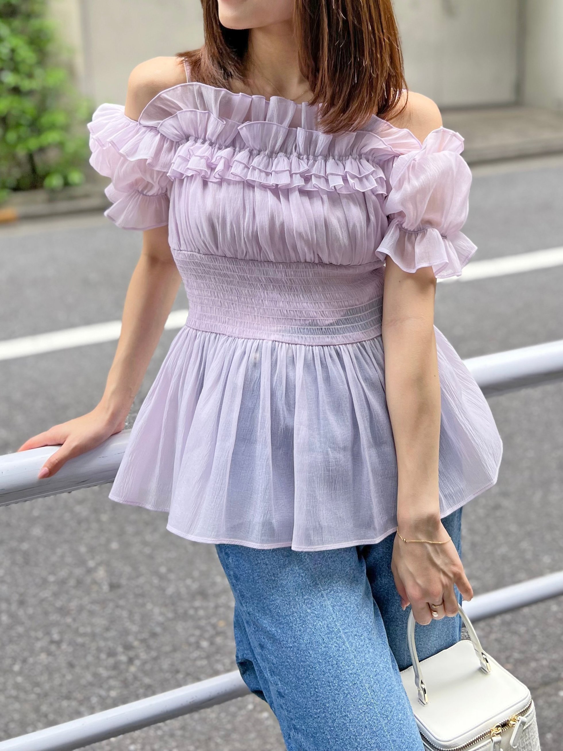【スナイデル/SNIDEL】のオフショルフリルブラウス インテリア・キッズ・メンズ・レディースファッション・服の通販 founy(ファニー) 　ファッション　Fashion　レディースファッション　Fashion for Women　トップス・カットソー　Cut & Sew Tops　シャツ・ブラウス・オフィスカジュアル　Elegant Blouses & Button-Ups　シアー　Sheer, See-Through　シフォン　Chiffon, Lightweight Fabric　シャーリング　Shirring, Ruched　バランス　Balance, Style Balance　フラワー　Flower, Floral　フリル　Frill, Ruffle　ペプラム　Peplum, Flared Hem　ラップ　Wrap, Wrap Design　ラベンダー　Lavender　ロマンティック　Romantic, Feminine Style　LAV[071]|ID: prp329100004609594 ipo3291000000032972805