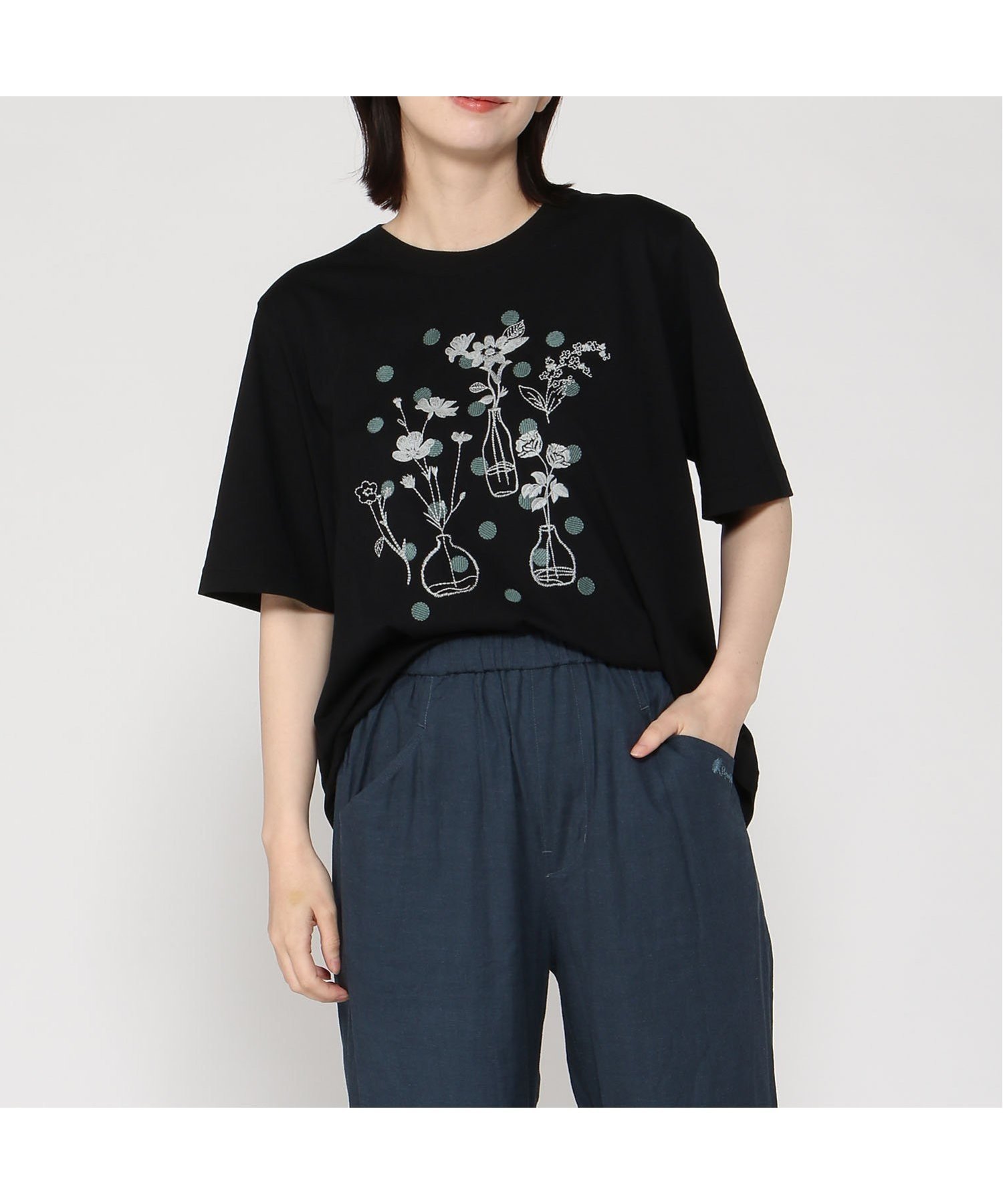 【スーパーハッカ/SUPER HAKKA】のドットと花瓶刺繍Tシャツ インテリア・キッズ・メンズ・レディースファッション・服の通販 founy(ファニー) 　ファッション　Fashion　レディースファッション　Fashion for Women　トップス・カットソー　Cut & Sew Tops　シャツ・ブラウス・オフィスカジュアル　Elegant Blouses & Button-Ups　ロングTシャツ・Tシャツ　Longline T-Shirts & Tees　ドット　Polka Dot, Dot Pattern　ボトム　Bottoms, Lower Wear　夏　Summer　定番　Standard, Basic Item　ブラック|ID: prp329100004609631 ipo3291000000032973267
