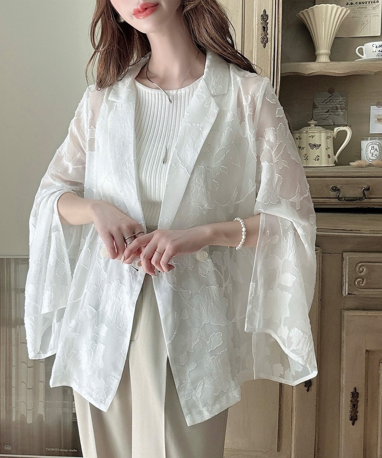 【ジュノア/JUNOAH】のMeiru テーラードジャケット インテリア・キッズ・メンズ・レディースファッション・服の通販 founy(ファニー) 　ファッション　Fashion　レディースファッション　Fashion for Women　アウター　Coat / Outerwear Collection　レディースジャケット・軽アウター　Jackets　テーラードジャケット / 通勤・きれいめスタイル　Tailored Jackets & Blazers　ホワイト|ID: prp329100004609730 ipo3291000000033911953