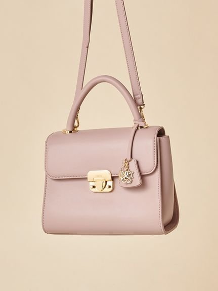 【スナイデル/SNIDEL】のワンハンドルバッグ インテリア・キッズ・メンズ・レディースファッション・服の通販 founy(ファニー) 　ファッション　Fashion　レディースファッション　Fashion for Women　バッグ　Bags　エレガント 上品　Elegant　クラシカル　Classical, Vintage-Inspired　スマート　Smart, Elegant　財布　Wallet, Purse　チャーム　Charm, Pendant　トレンド　Trend, Trending Now　定番　Standard, Basic Item　フェイクレザー　Faux Leather, PU Leather　フォルム　Silhouette, Form　フラップ　Flap, Flap Pocket　フロント　Front, Front Design　ポケット　Pocket, Pocket Detail　メタル　Metal, Metal Parts　PNK[066]|ID: prp329100004610945 ipo3291000000032993566