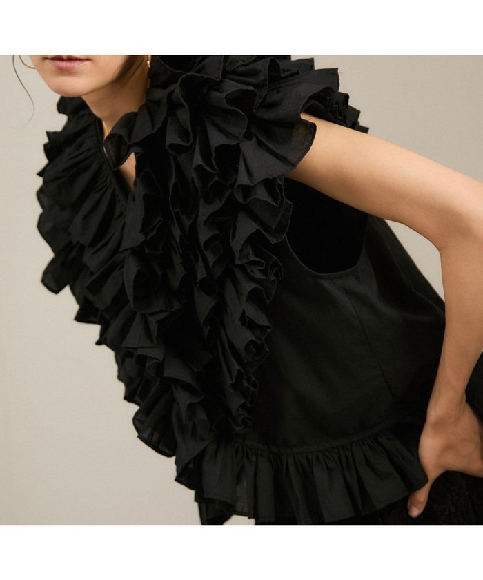 【サロン アダム エ ロペ/SALON adam et rope'】の【crinkle crinkle crinkle】別注フリルポンチョノースリーブブラウス インテリア・キッズ・メンズ・レディースファッション・服の通販 founy(ファニー) https://founy.com/ ファッション Fashion レディースファッション Fashion for Women アウター Coat / Outerwear Collection ポンチョ・ケープコート Ponchos & Capes トップス・カットソー Cut & Sew Tops キャミソール&ノースリーブ Camisoles & Sleeveless Tops シャツ・ブラウス・オフィスカジュアル Elegant Blouses & Button-Ups フリル Frill, Ruffle 別注 Limited Edition, Custom Order |ID: prp329100004611012 ipo3291000000033638467