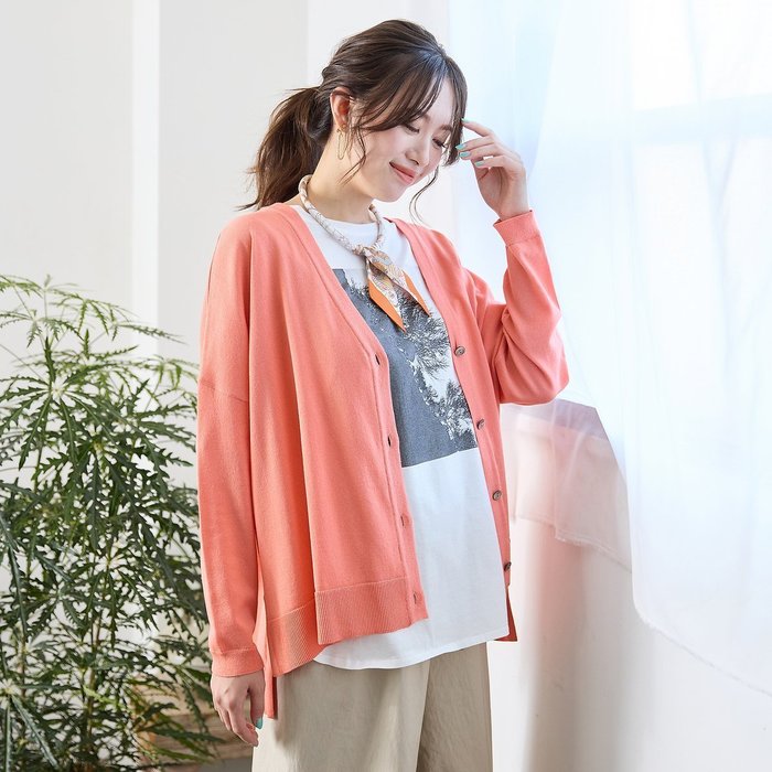 【ピサーノ/PISANO】の【手洗いOK】Vネック・BOXシルエットカーディガン インテリア・キッズ・メンズ・レディースファッション・服の通販 founy(ファニー) https://founy.com/ ファッション Fashion レディースファッション Fashion for Women トップス・カットソー Cut & Sew Tops カーディガン・羽織り Layered Style Cardigans Vネックトップス V-Neck Tops / V-Cut Neckline Shirts 春 Spring カーディガン Cardigan, Knitwear シンプル Simple, Minimal スリット Slit, Slit Detail デコルテ Décolleté, Neckline 長袖 Long Sleeve, Full Sleeve S/S・春夏 SS, Spring/Summer, Warm Season 夏 Summer エレガント 上品 Elegant |ID: prp329100004611131 ipo3291000000032996269
