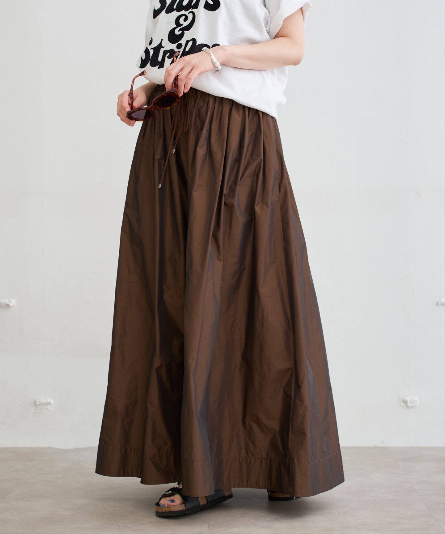 【イエナ/IENA】のタフタイージーボリュームスカート インテリア・キッズ・メンズ・レディースファッション・服の通販 founy(ファニー) 　ファッション　Fashion　レディースファッション　Fashion for Women　スカート　Skirts　2025年　2025　2025-2026秋冬・A/W　Autumn/Winter 2025–26 AW25–26　サマー　Summer, Summer Style　シンプル　Simple, Minimal　タフタ　Taffeta, Structured Fabric　ブラウン|ID: prp329100004611270 ipo3291000000032998033