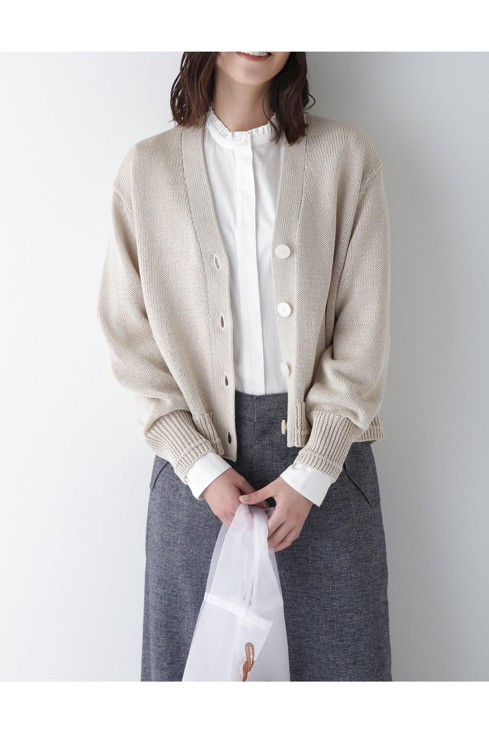 【ヒューマンウーマン/HUMAN WOMAN】のギマコットンVネックカーディガン インテリア・キッズ・メンズ・レディースファッション・服の通販 founy(ファニー) 　ファッション　Fashion　レディースファッション　Fashion for Women　トップス・カットソー　Cut & Sew Tops　カーディガン・羽織り　Layered Style Cardigans　Vネックトップス　V-Neck Tops / V-Cut Neckline Shirts　おすすめ　Recommended / Our Picks　カーディガン　Cardigan, Knitwear　スタンダード　Standard, Basic　ベーシック　Basic, Essential　ボーダー　Border, Stripe　ベージュ|ID: prp329100004611747 ipo3291000000033600263