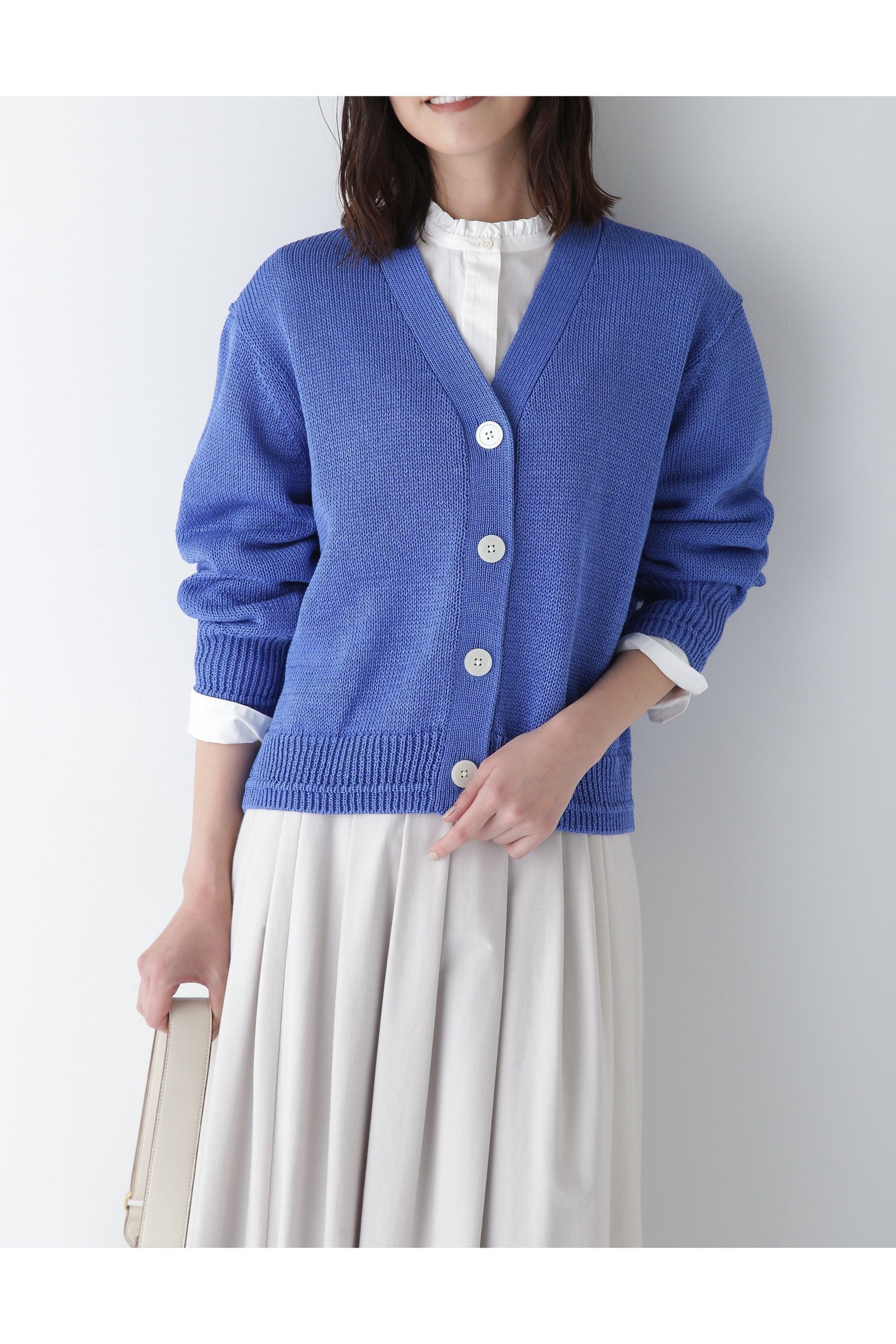 【ヒューマンウーマン/HUMAN WOMAN】のギマコットンVネックカーディガン インテリア・キッズ・メンズ・レディースファッション・服の通販 founy(ファニー) 　ファッション　Fashion　レディースファッション　Fashion for Women　トップス・カットソー　Cut & Sew Tops　カーディガン・羽織り　Layered Style Cardigans　Vネックトップス　V-Neck Tops / V-Cut Neckline Shirts　おすすめ　Recommended / Our Picks　カーディガン　Cardigan, Knitwear　スタンダード　Standard, Basic　ベーシック　Basic, Essential　ボーダー　Border, Stripe　ブルー|ID: prp329100004611747 ipo3291000000033600268