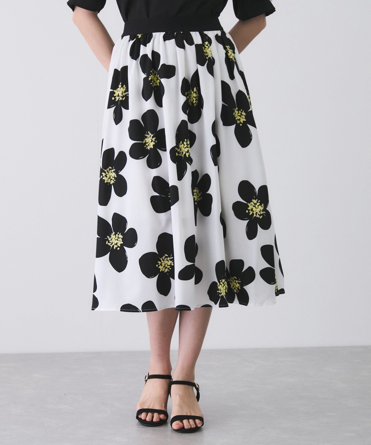 【ジャイロ/JAYRO】の花柄フレアスカート インテリア・キッズ・メンズ・レディースファッション・服の通販 founy(ファニー) 　ファッション　Fashion　レディースファッション　Fashion for Women　スカート　Skirts　Aライン・フレアスカート　A-Line & Flared Skirts　おすすめ　Recommended / Our Picks　シンプル　Simple, Minimal　スキッパー　Skipper, Open Collar　フレア　Flare, Flared　プリント　Print, Printed Pattern　ポケット　Pocket, Pocket Detail　ミドル　Middle Length, Mid Height　エレガント 上品　Elegant　夏　Summer　S/S・春夏　SS, Spring/Summer, Warm Season　楽ちん　Easy Fit, Comfortable　A/W・秋冬　Autumn/Winter　ホワイト系(12)|ID: prp329100004611760 ipo3291000000033104894